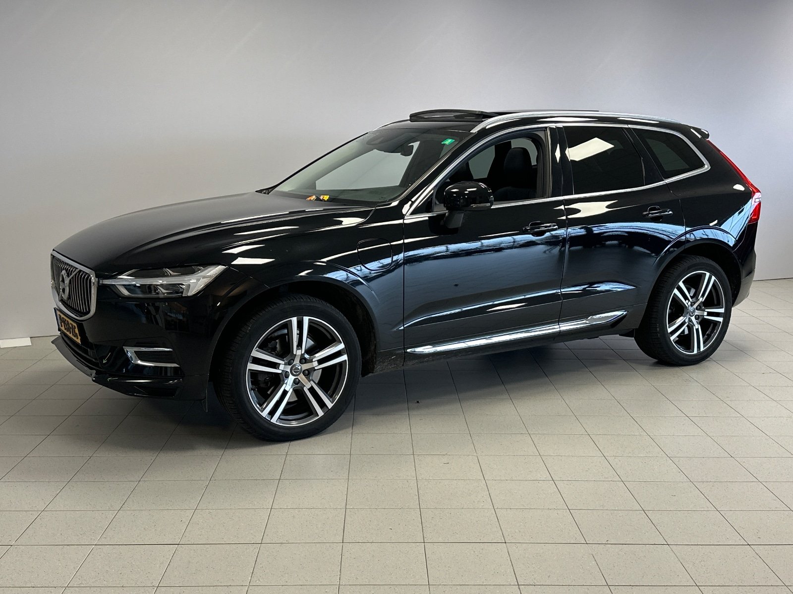 Volvo XC60 T6 Inscription - Hybrid - Automatic - 253 hp - 173.174 km