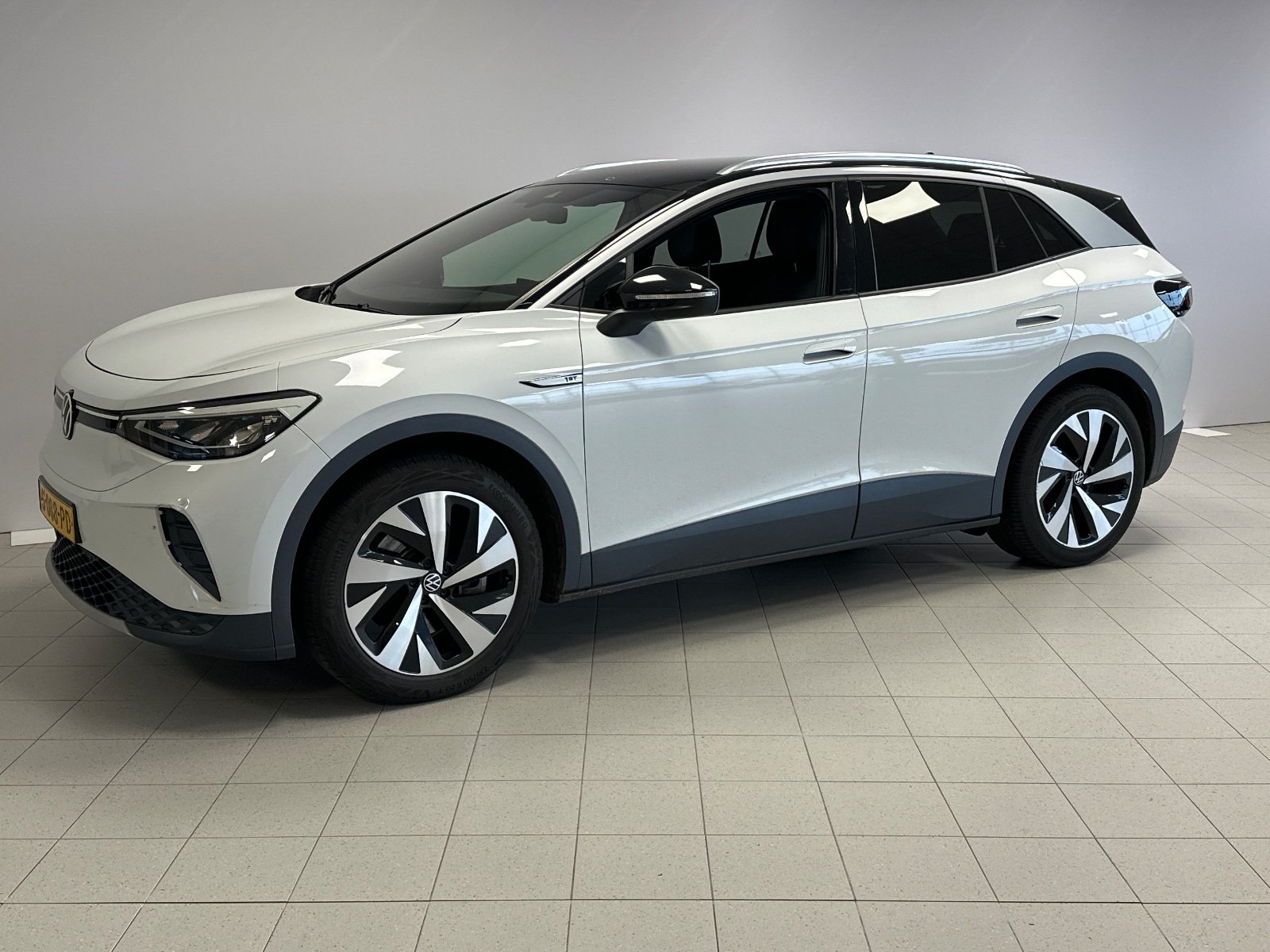 Volkswagen ID.4 77 kWh - Electric - Automatic - 204 hp - 112.376 km