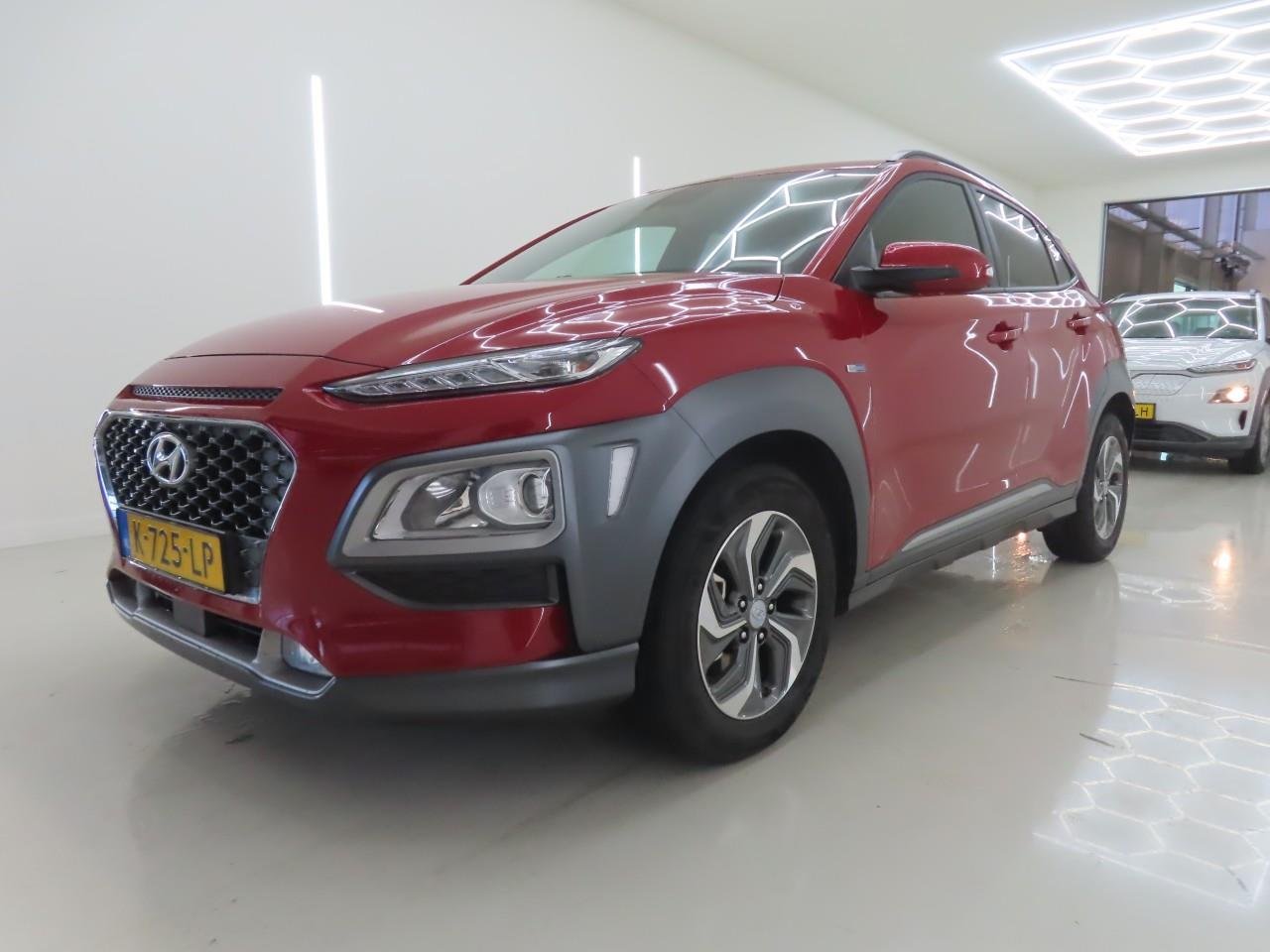 Hyundai Kona 1.6 GDI Fashion - Hybrid - Automatic - 141 hp - 28.115 km
