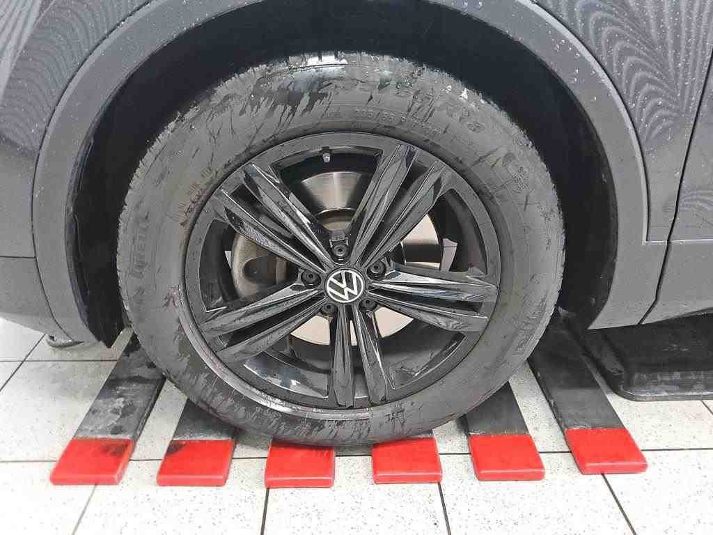 2020 Volkswagen Tiguan   AWD