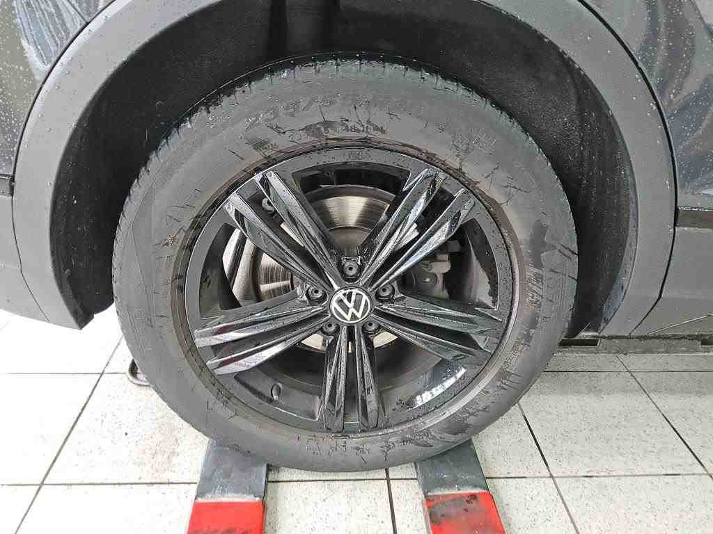 2020 Volkswagen Tiguan   AWD