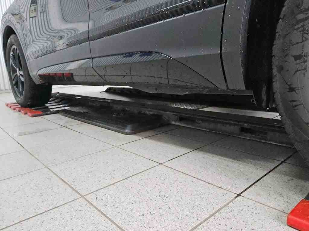 2020 Volkswagen Tiguan   AWD