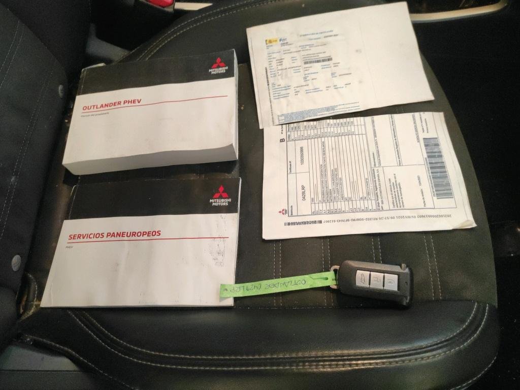 Mitsubishi Outlander 2.4 - Hybrid - Automatic - 227 hp - 189.983 km