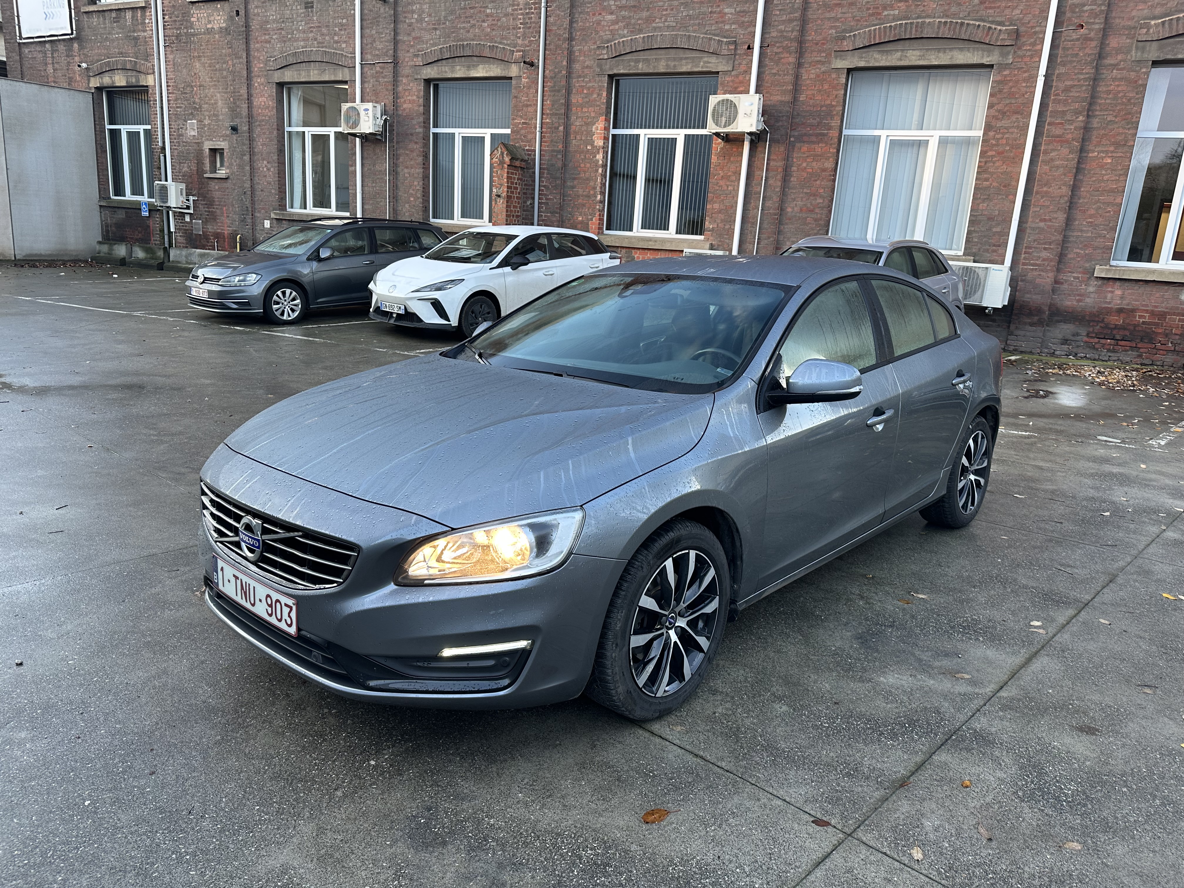 Volvo S60 D2 Dynamic Edition - Diesel - Automatic - 120 hp - 198.763 km