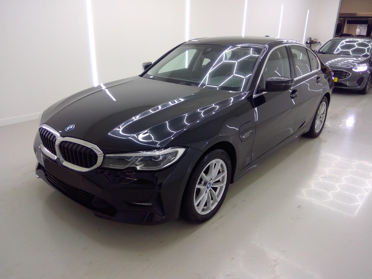 BMW 3 Series 320e Exclusive - Hybrid - Automatic - 203 hp - 106.869 km Exclusive