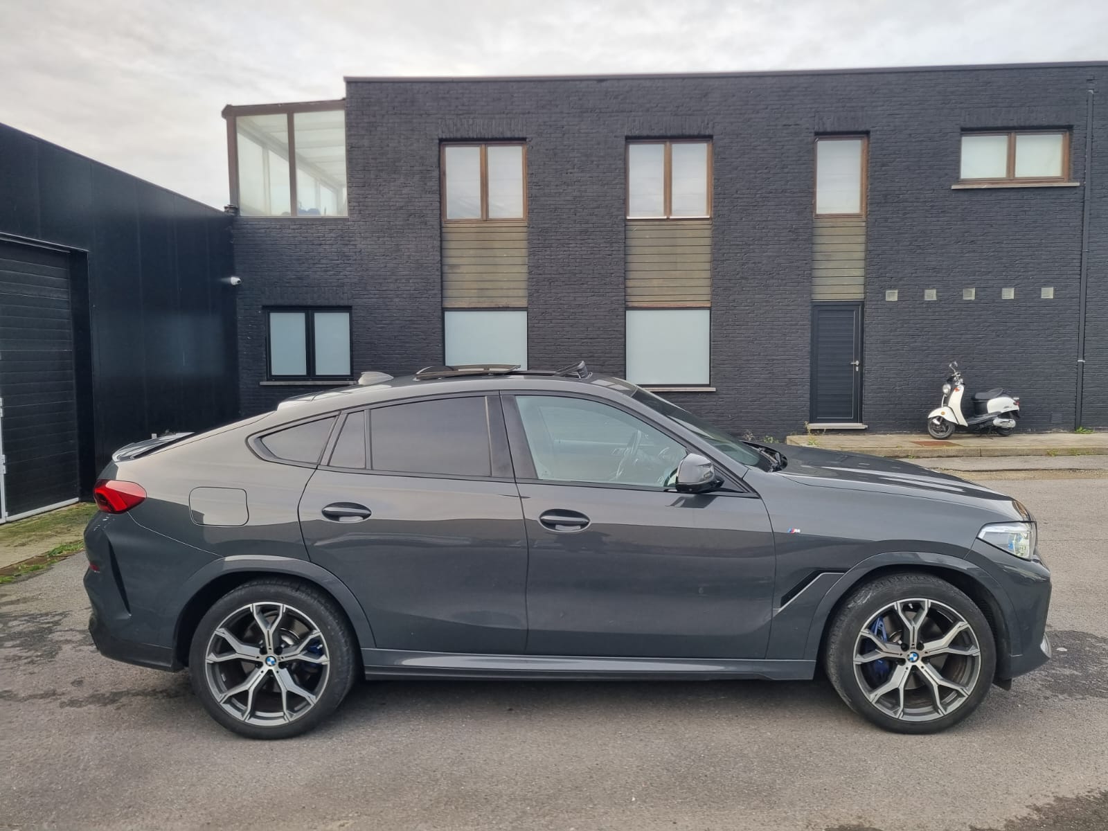 2021 BMW X6   AWD