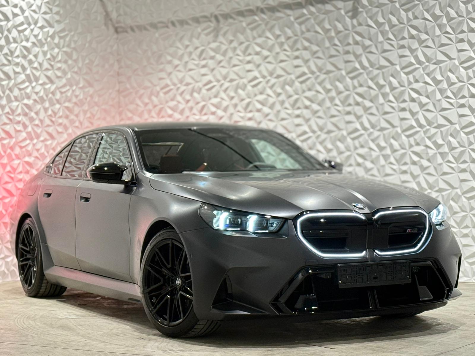 BMW 5 Series M5 4.4 - xDrive - Hybrid - Automatic - 727 hp - 23.697 km