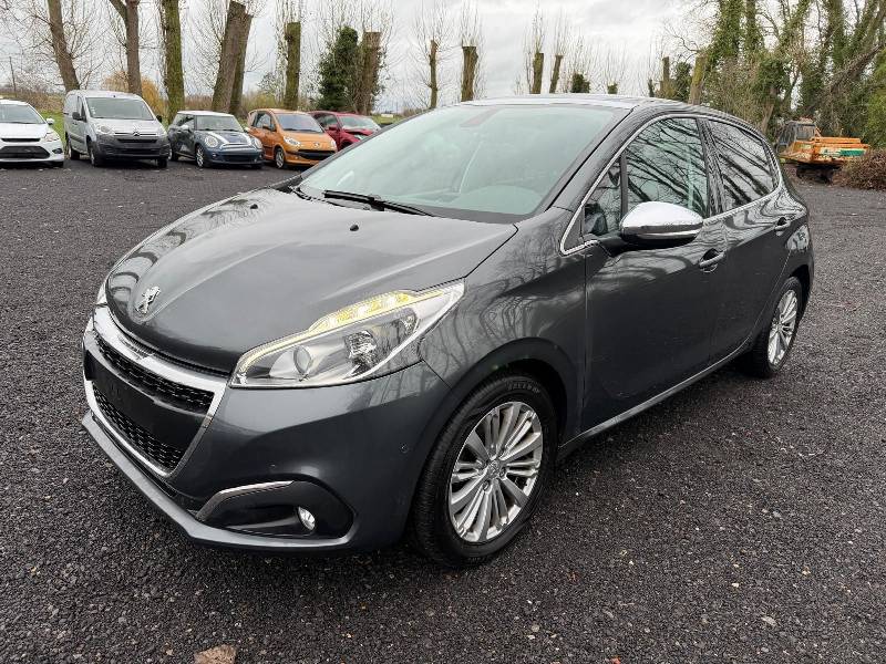Peugeot 208 1.2i Allure - Petrol - Manual - 110 hp - 137.619 km