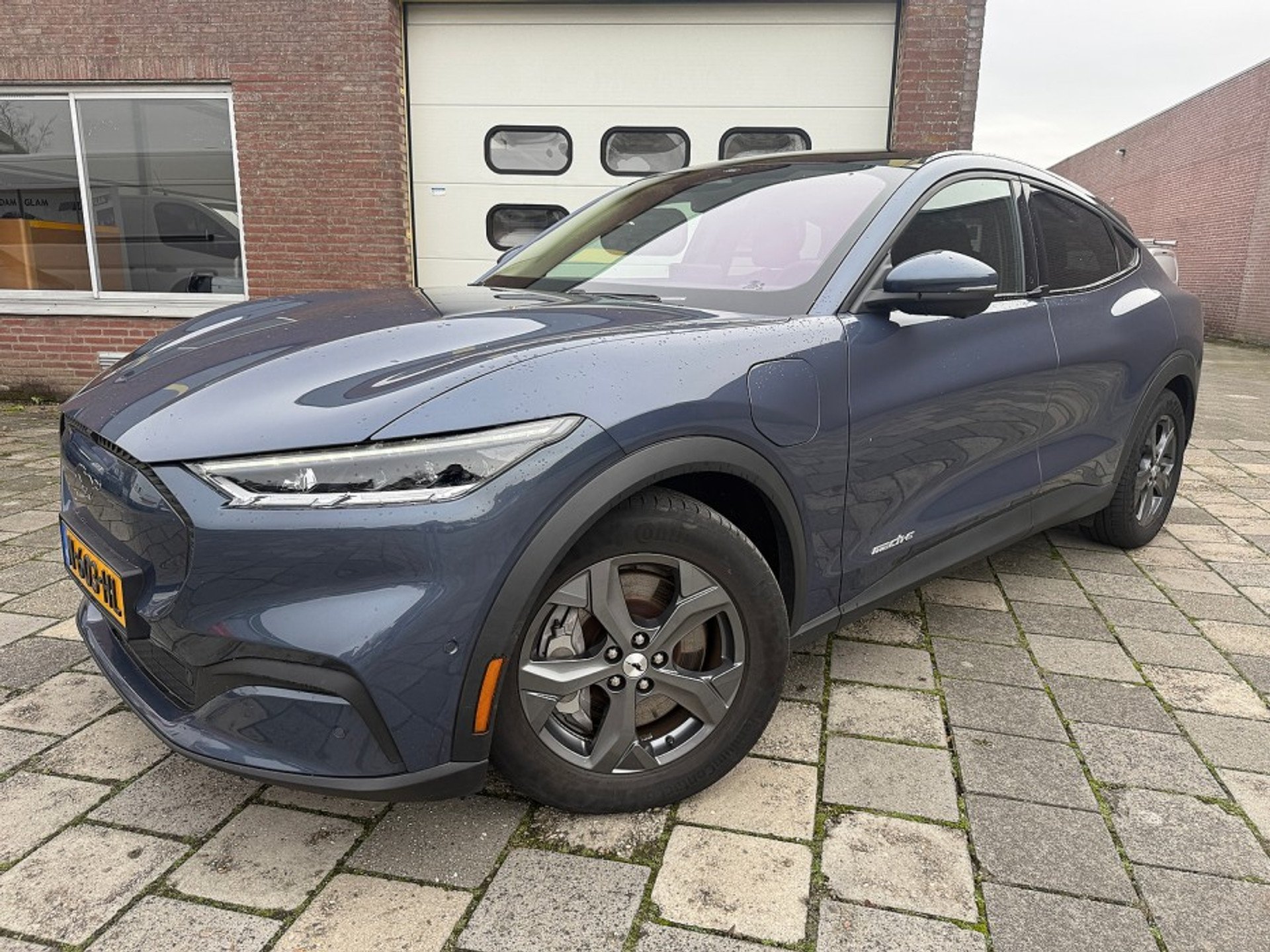 Ford Mustang Mach-E 76 kWh  - Electric - Automatic - 269 hp - 87.529 km