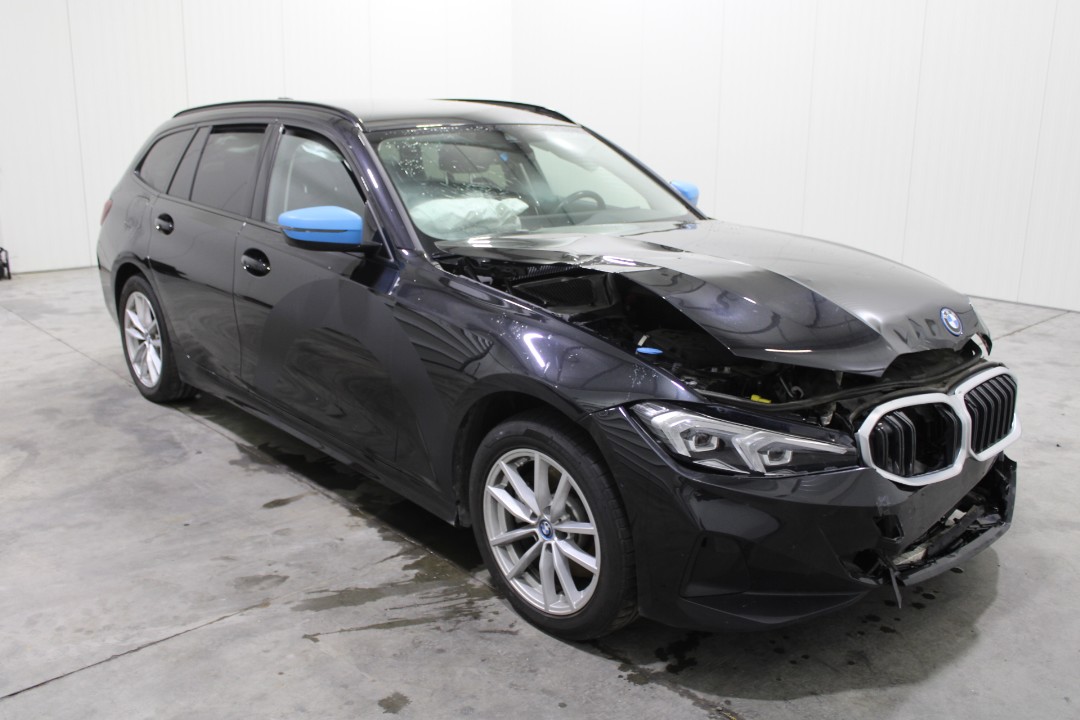 BMW 3 Series Touring 320e - Hybrid - Automatic - 163 hp - 106.718 km 