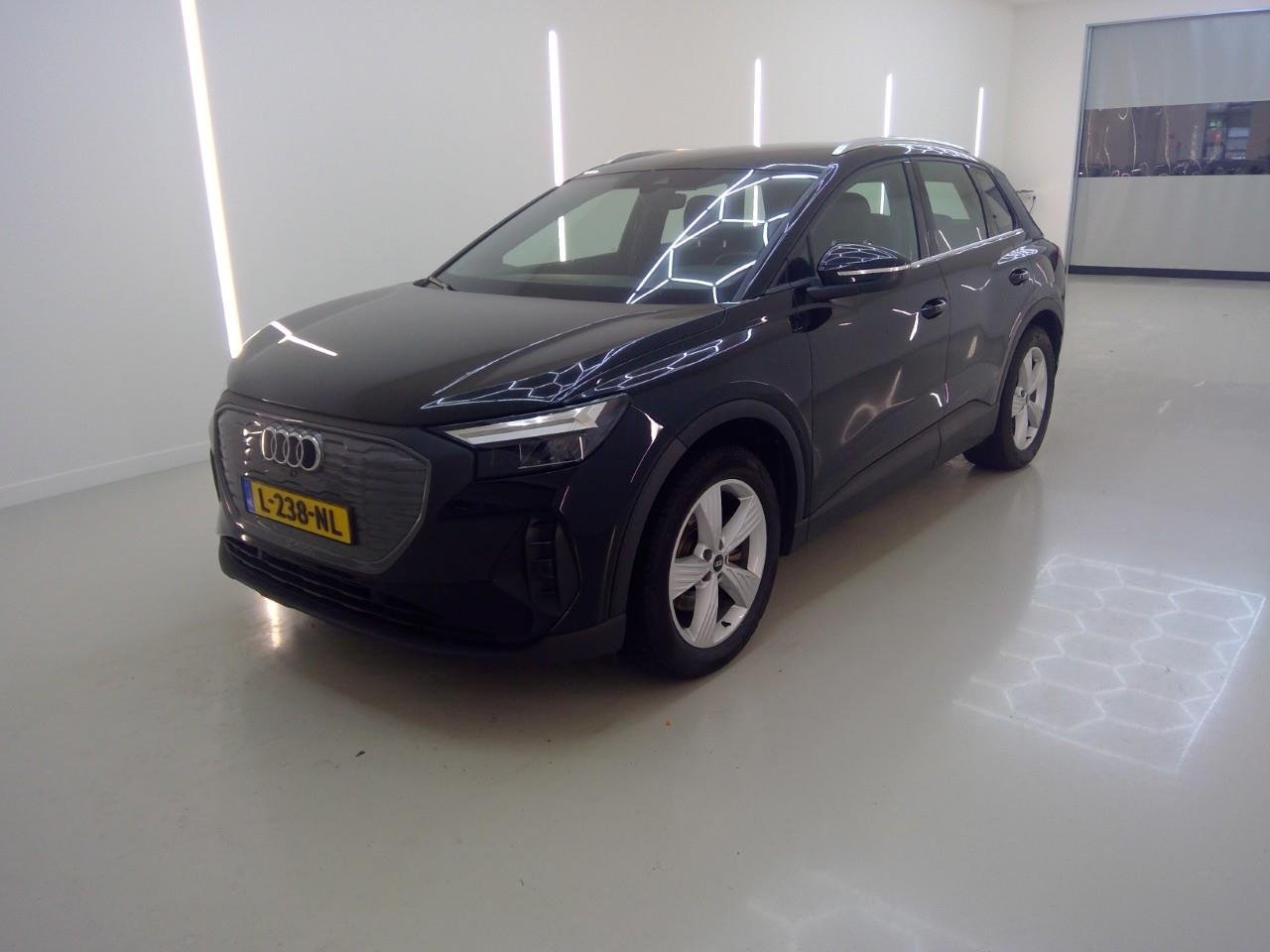 Audi E-tron Q4  35 Launch - Electric - Automatic - 170 hp - 134.825 km