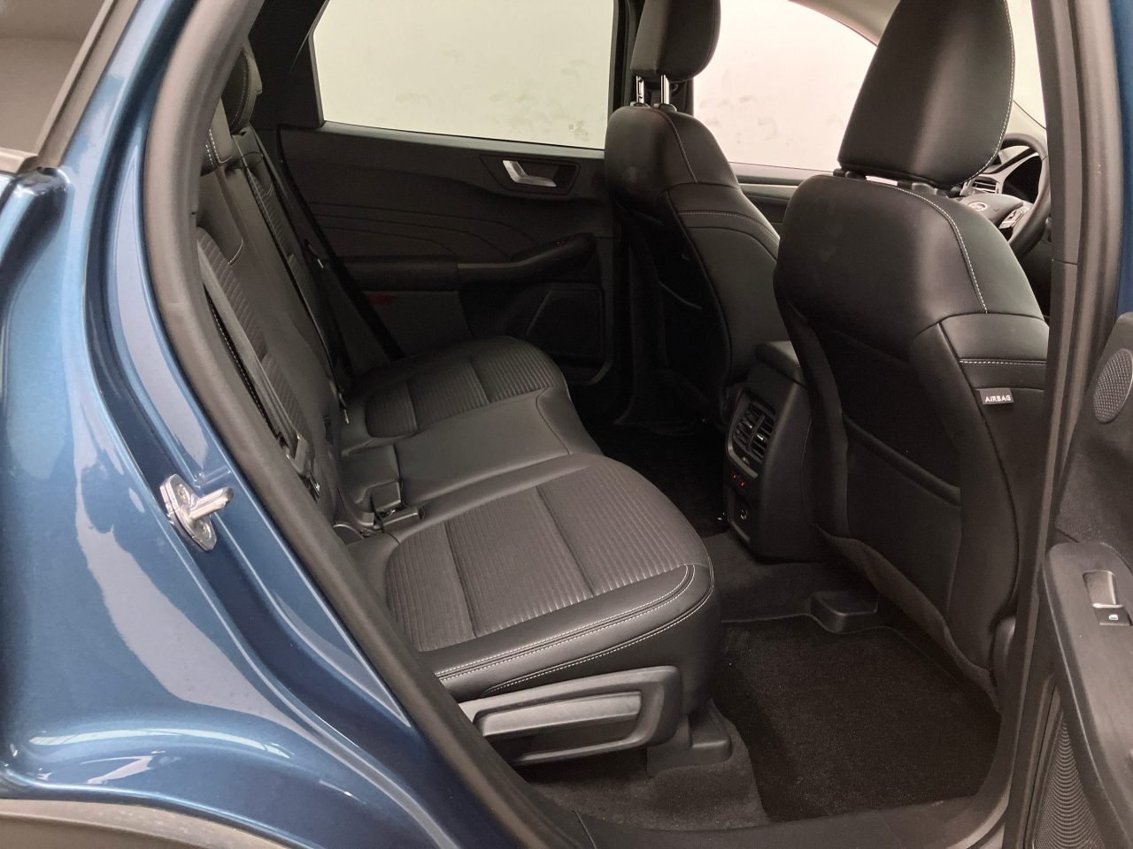 Ford Kuga 2.5 Titanium X - AWD - Hybrid - Automatic - 152 hp - 128.802 km