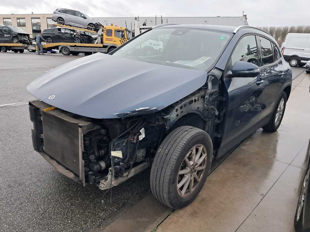 Mercedes-Benz GLA 180 Business Solution - Petrol - Automatic - 136 hp - 127.993 km