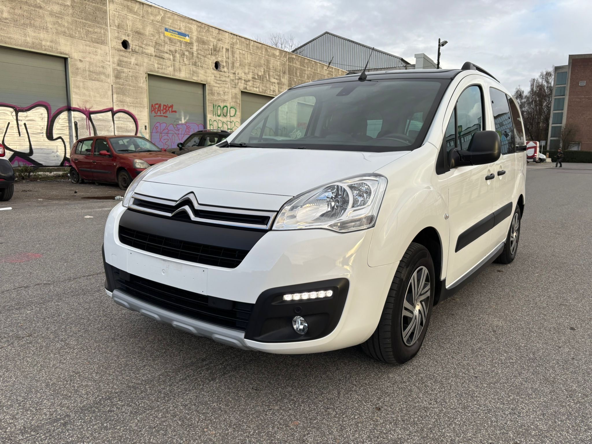 Citroën Berlingo 1.6 HDI XTR - Diesel - Automatic - 98 hp - 33.268 km