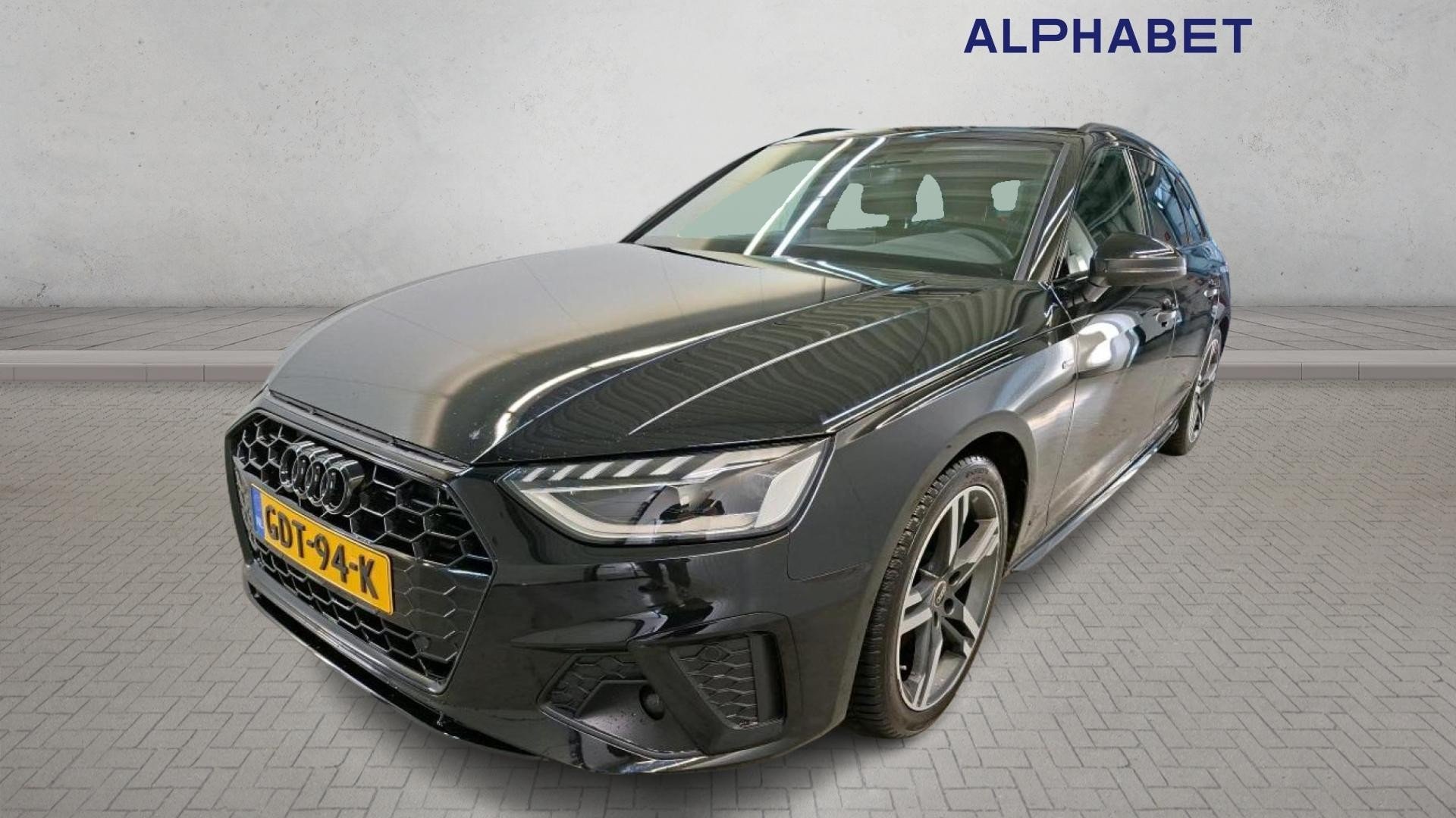 Audi A4 Avant 35 TFSI S Edition Competition - Petrol - Automatic - 150 hp - 39.135 km