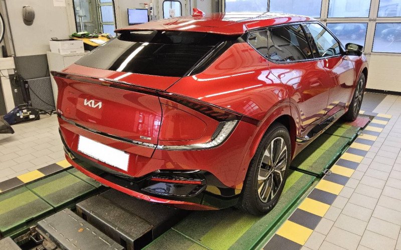 Kia EV6 GT Line - Electric - Automatic - 170 hp - 51.175 km