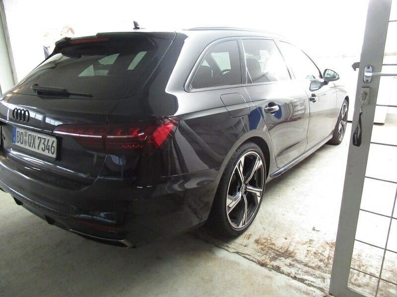 Audi A4 35 TDI S Line - 163 hp - 8.255 km