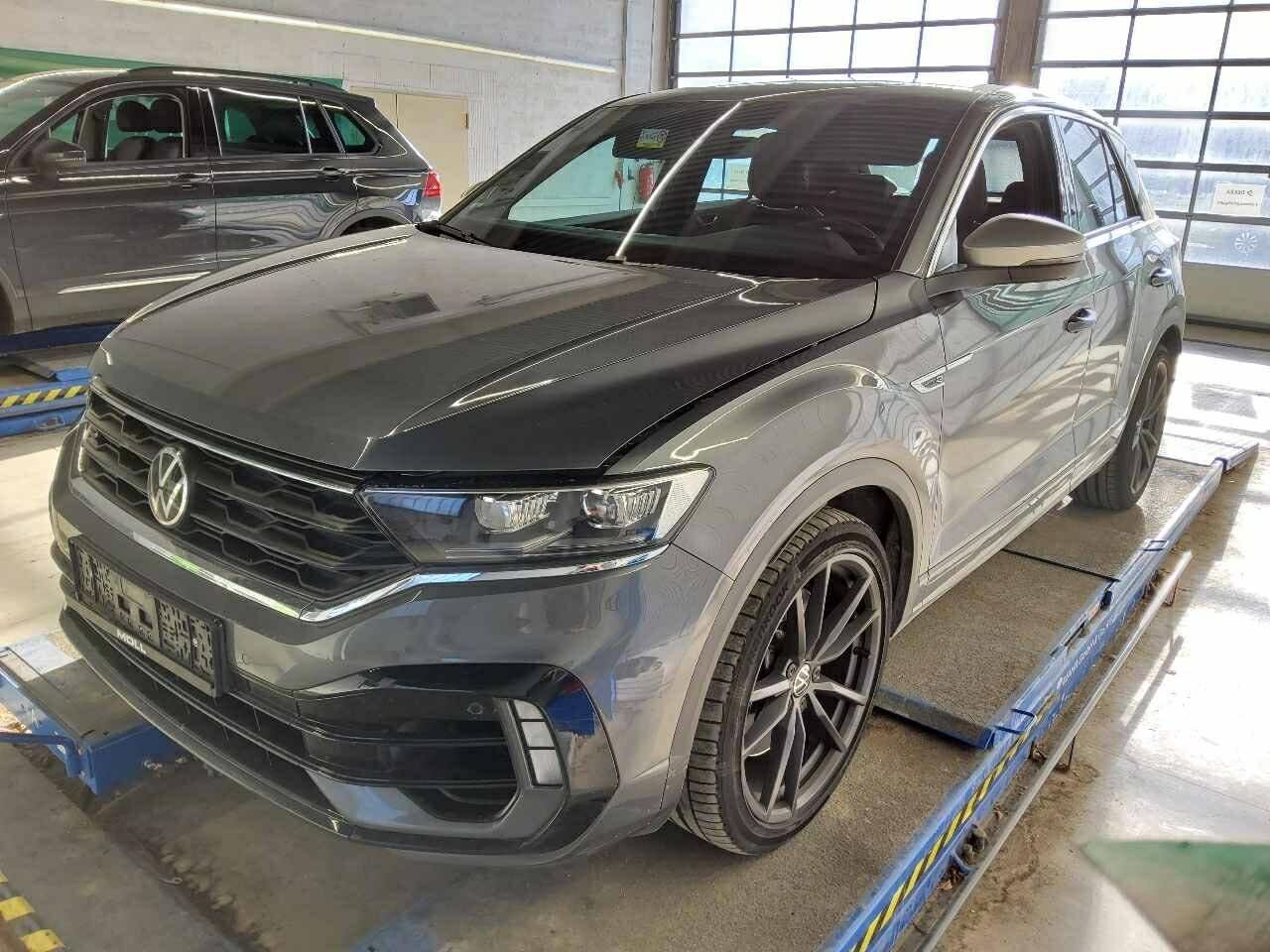 Volkswagen T-Roc 2.0 TSI R-Line - Petrol - Automatic - 300 hp - 35.752 km
