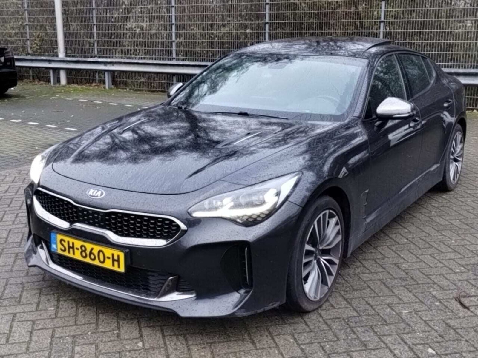Kia Stinger 2.2 CRDi GT Line - Diesel - Automatic - 200 hp - 117.352 km