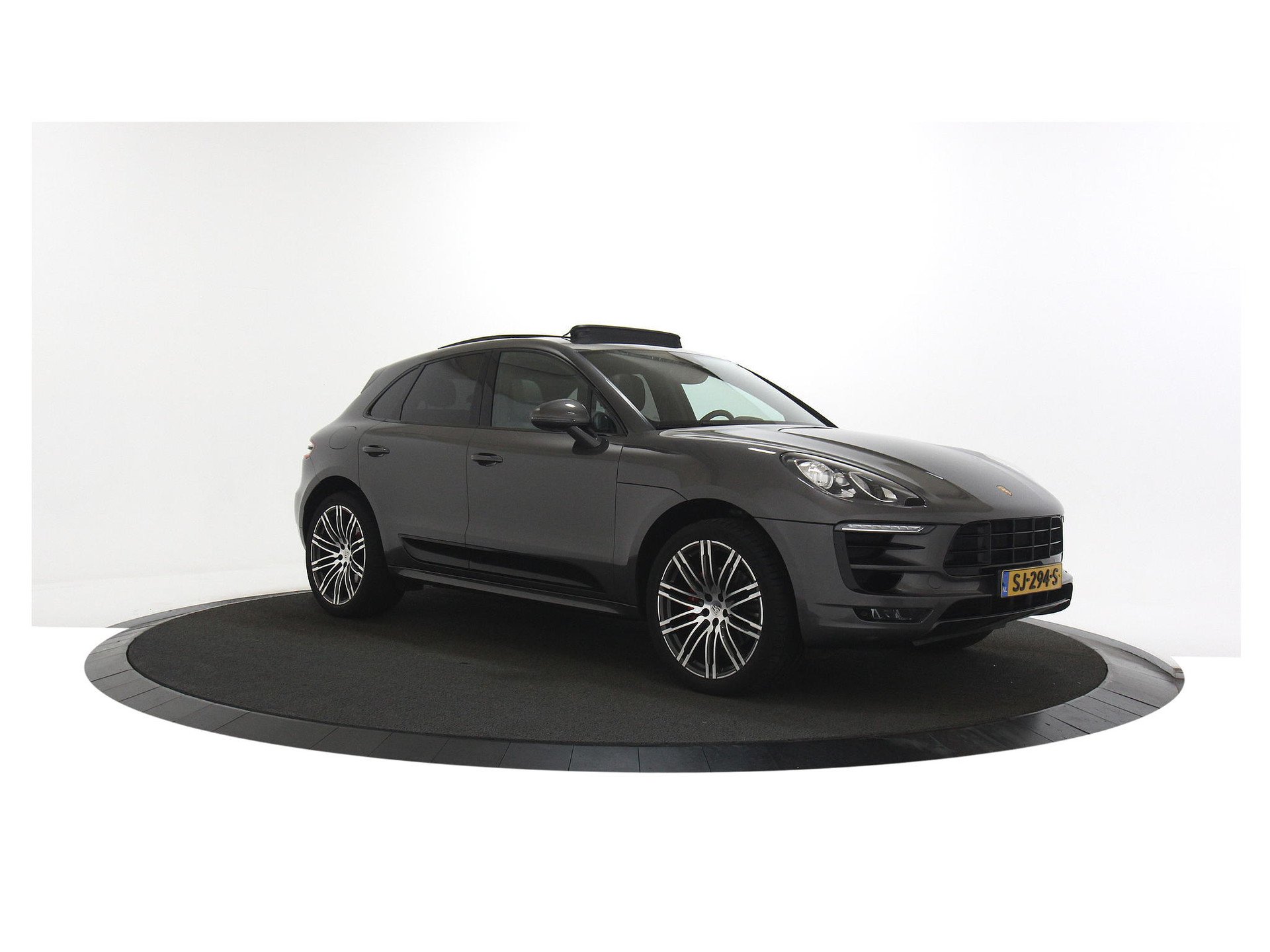 2018 Porsche Macan   
