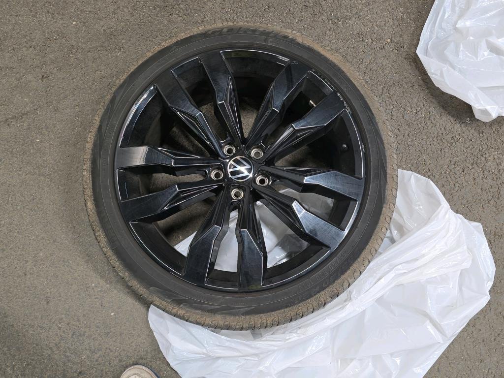 2021 Volkswagen Tiguan   AWD