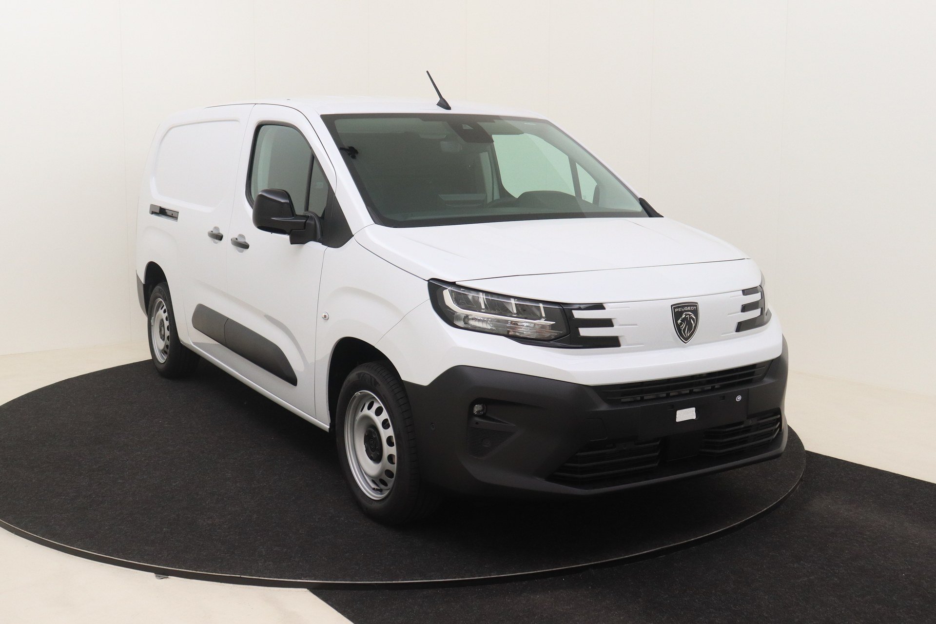 Peugeot Partner 1.5 HDI - Diesel - Automatic - 131 hp - 50 km 