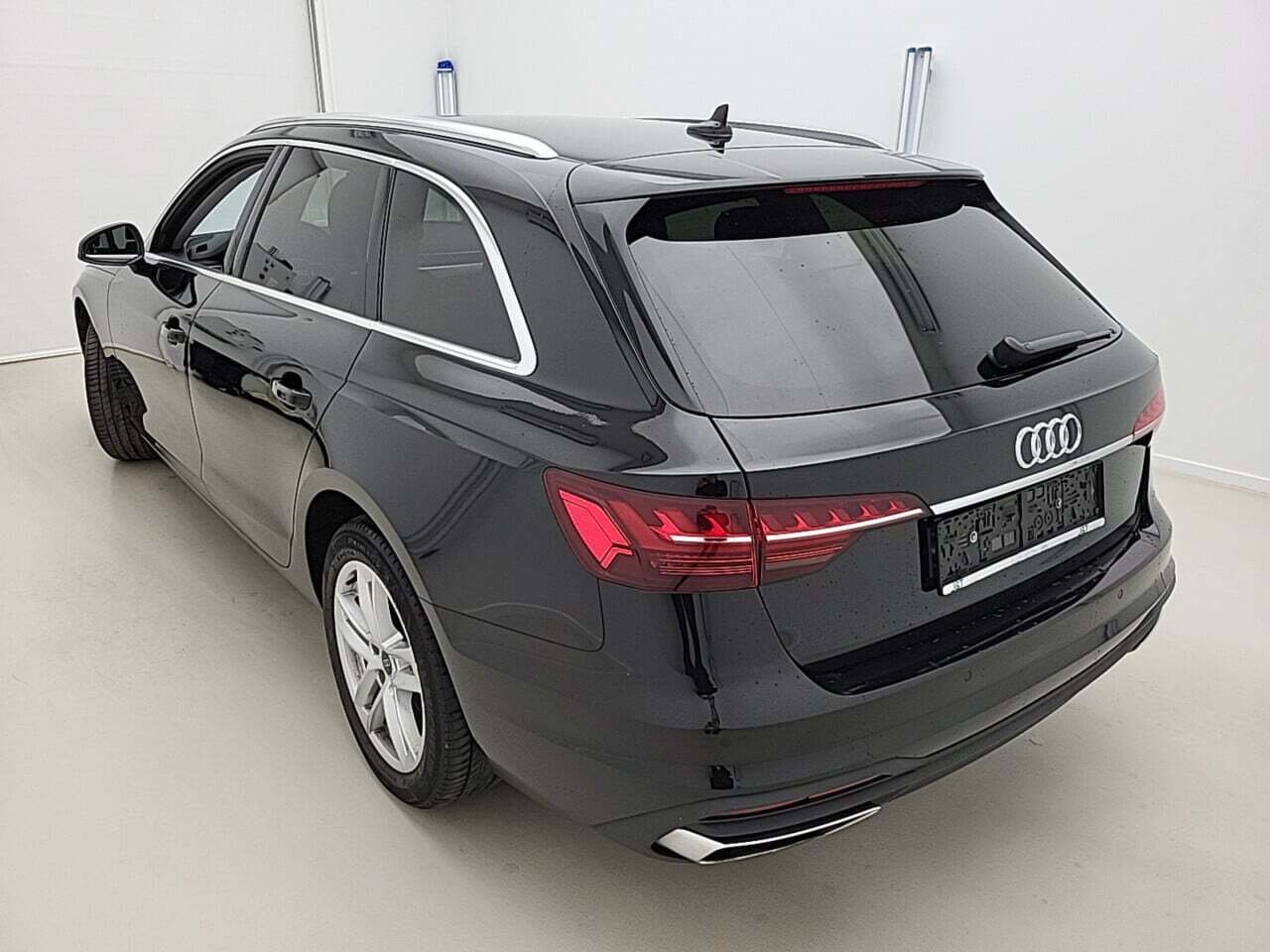 Audi A4 30 TDI Business - Diesel - Automatic - 136 hp - 178.039 km