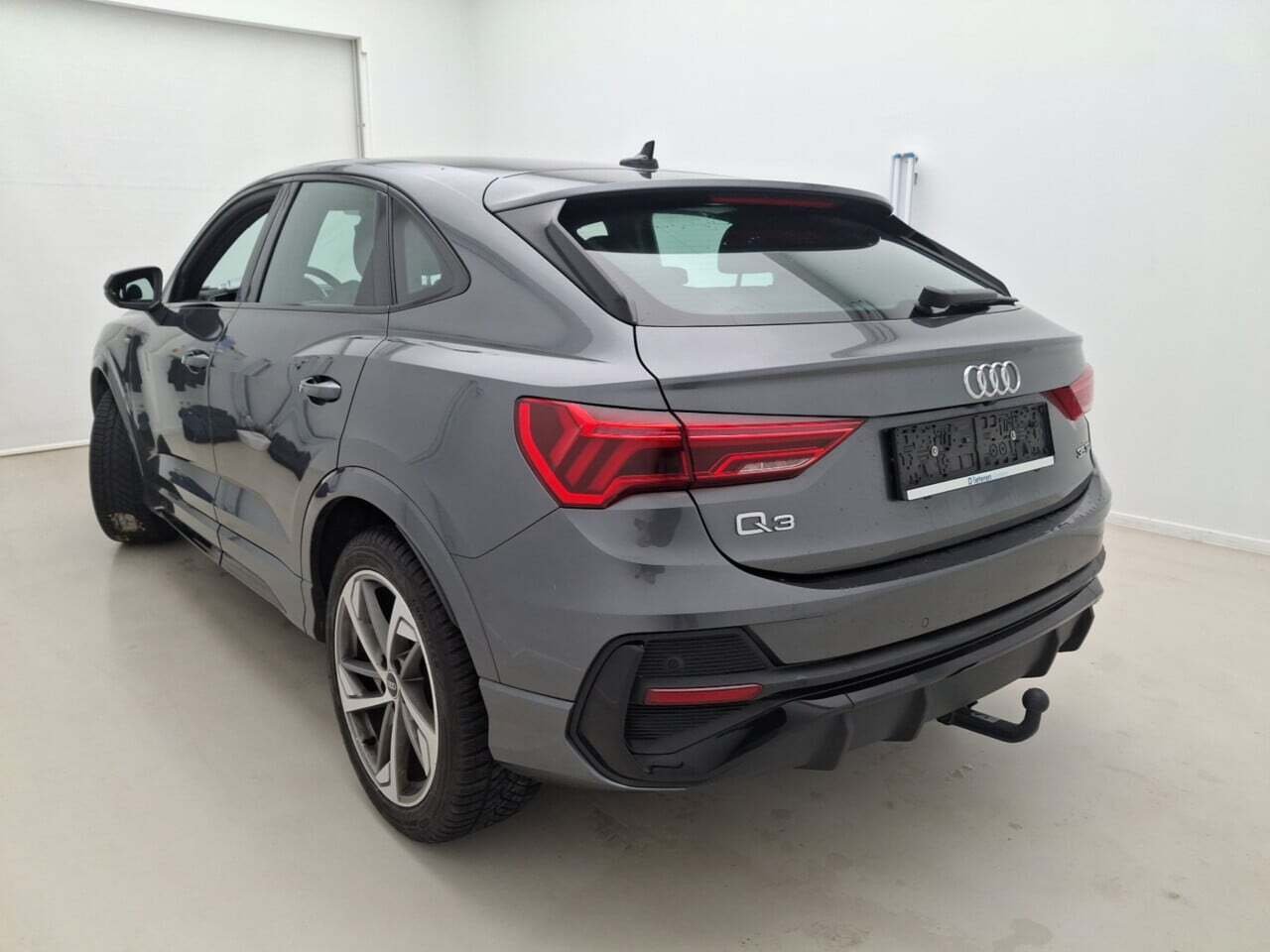 Audi Q3 35 TDI S Line - Diesel - Automatic - 150 hp - 180.645 km
