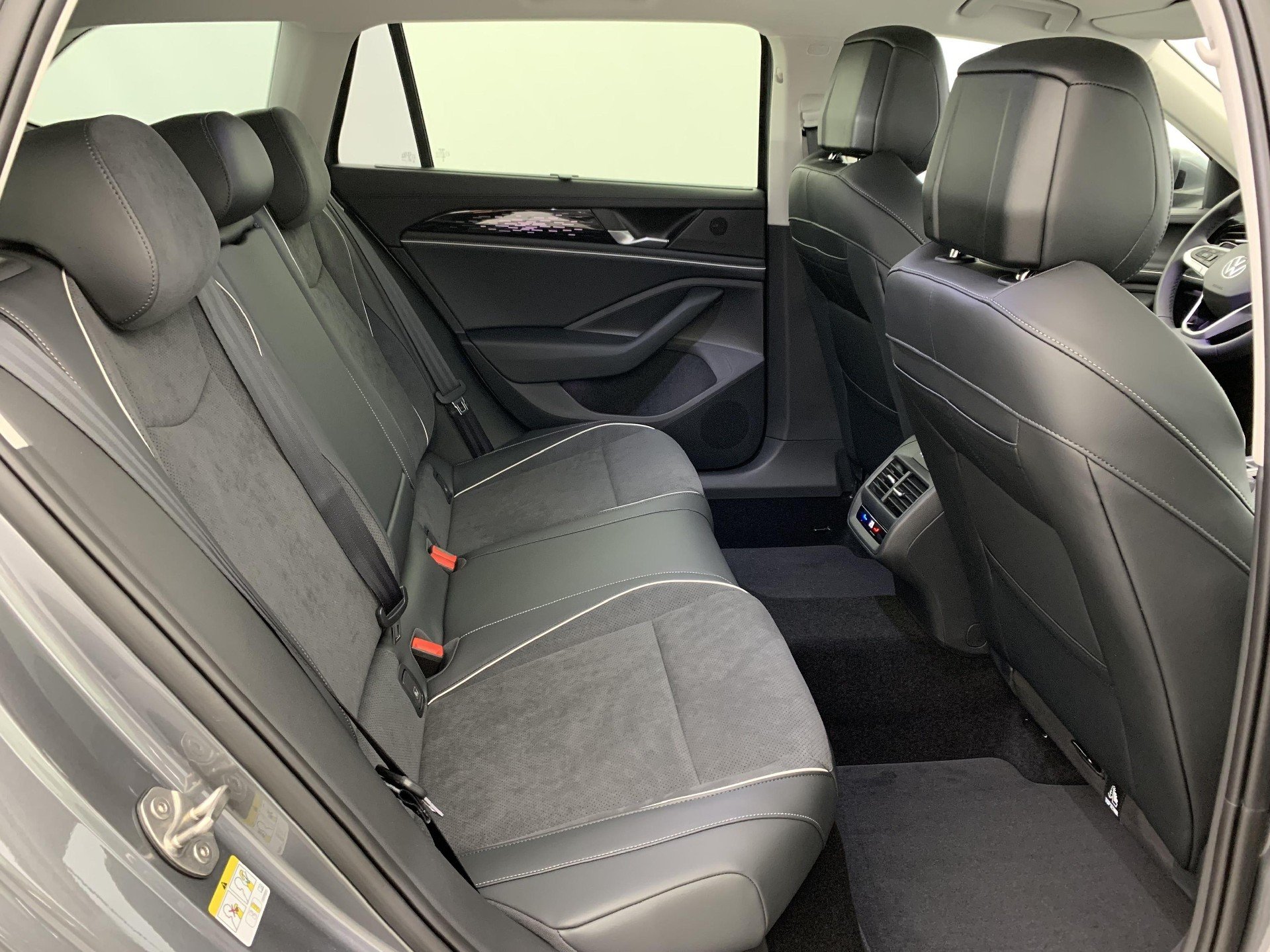 2025 Volkswagen Passat   