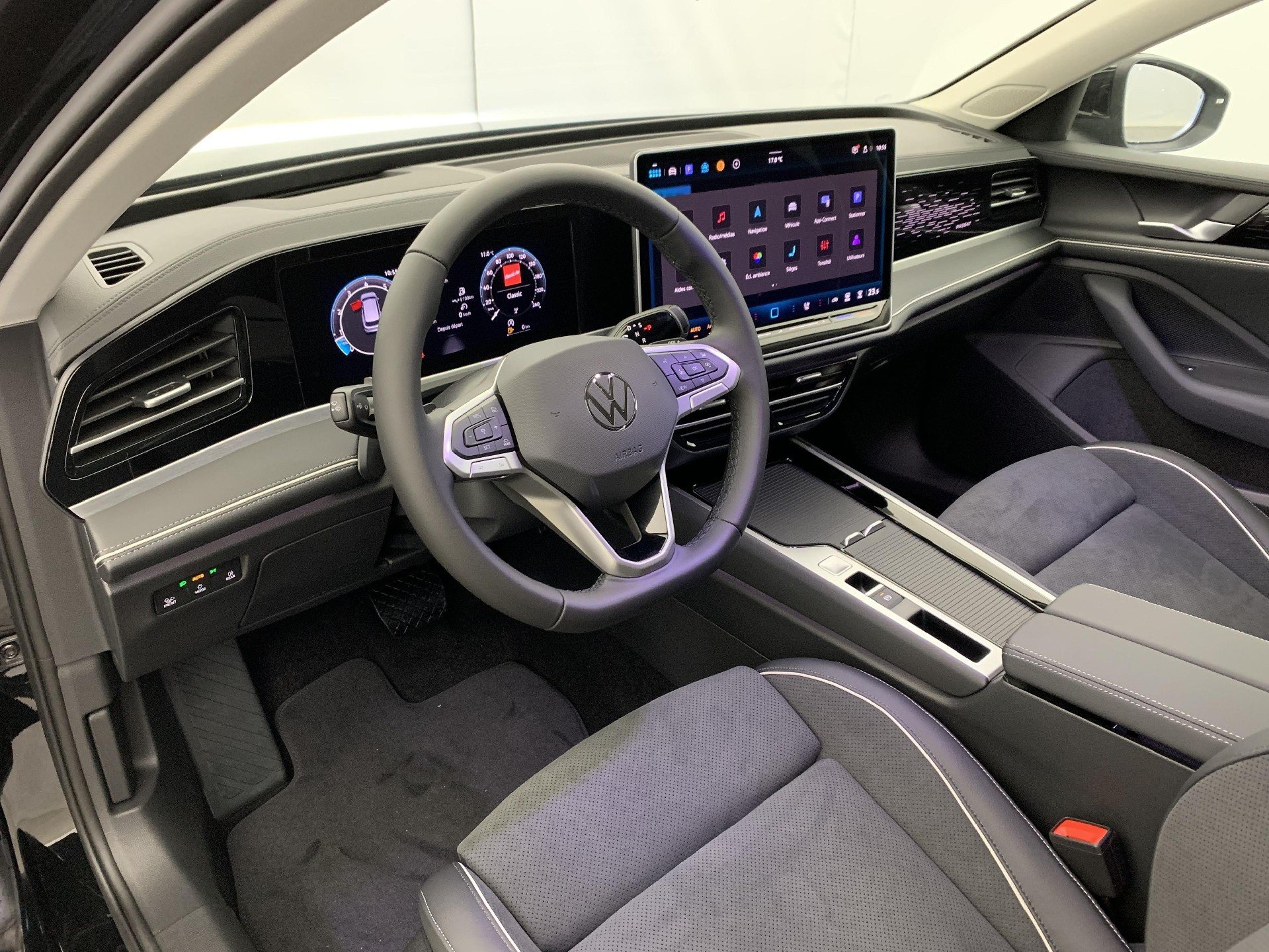 2025 Volkswagen Passat   