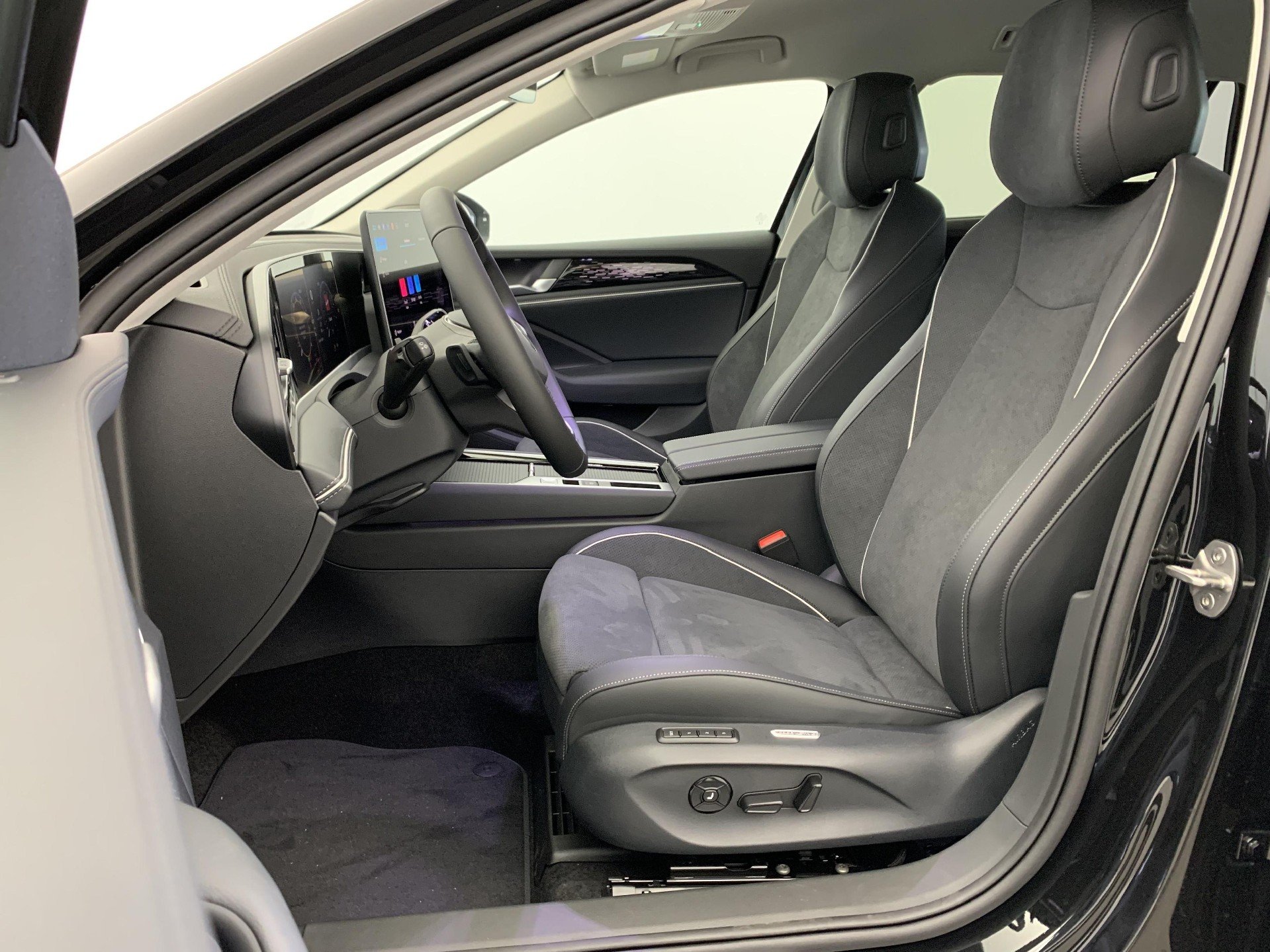 2025 Volkswagen Passat   