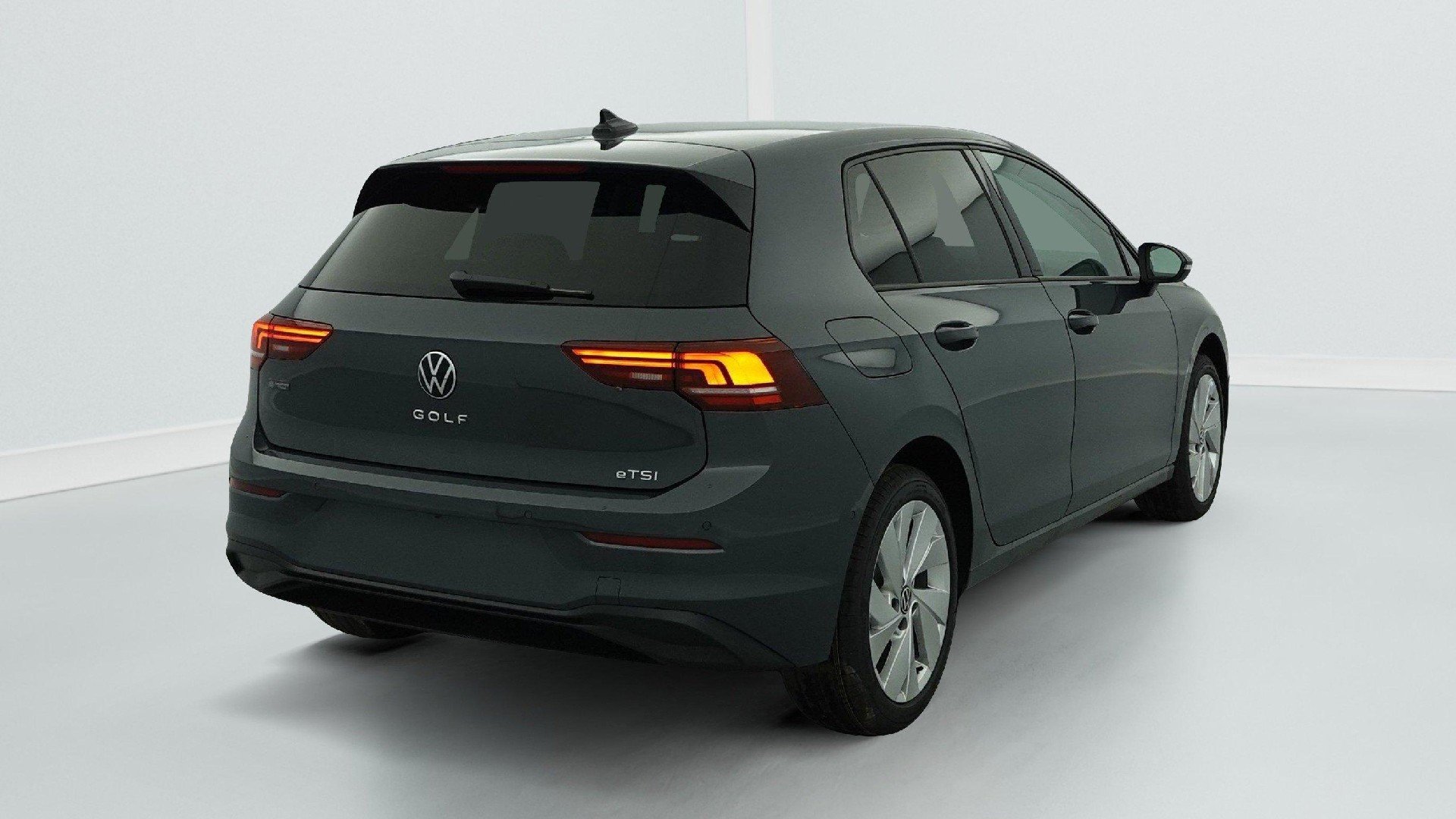 2025 Volkswagen Golf   