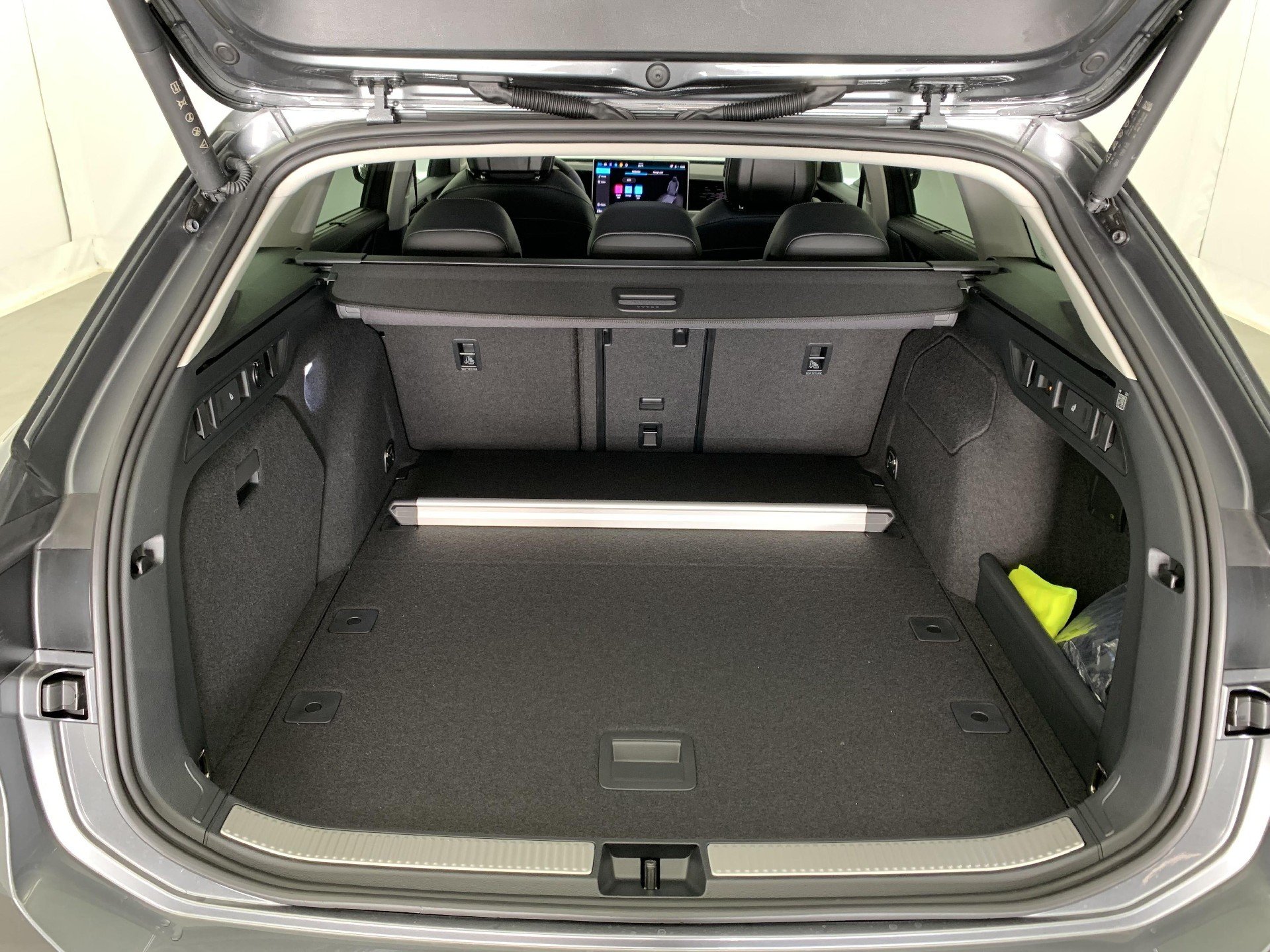 2025 Volkswagen Passat   