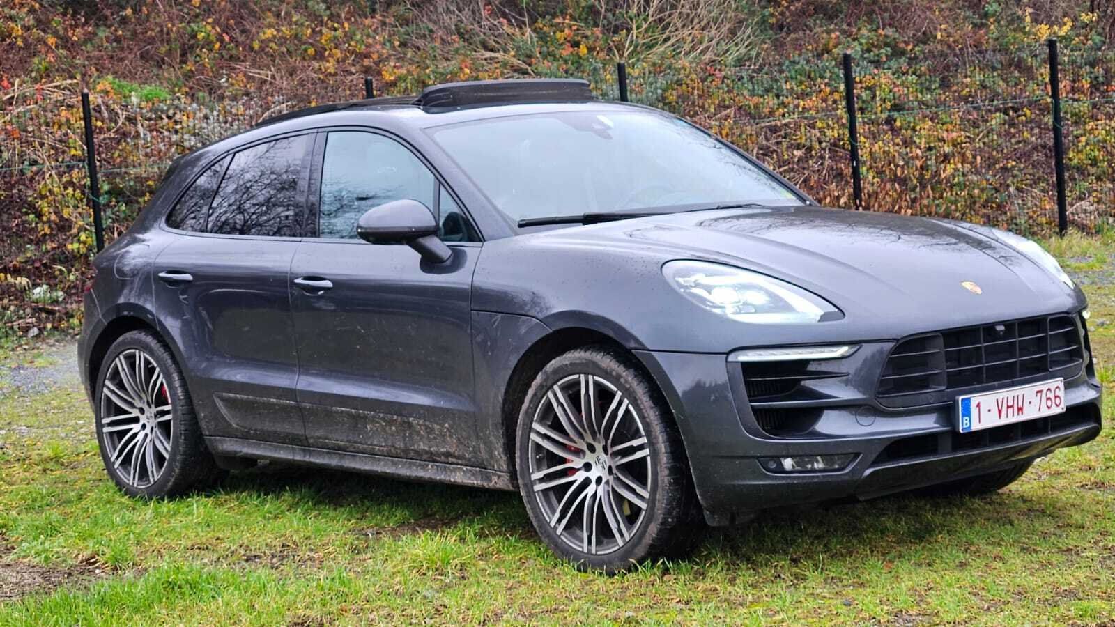 2018 Porsche Macan   AWD