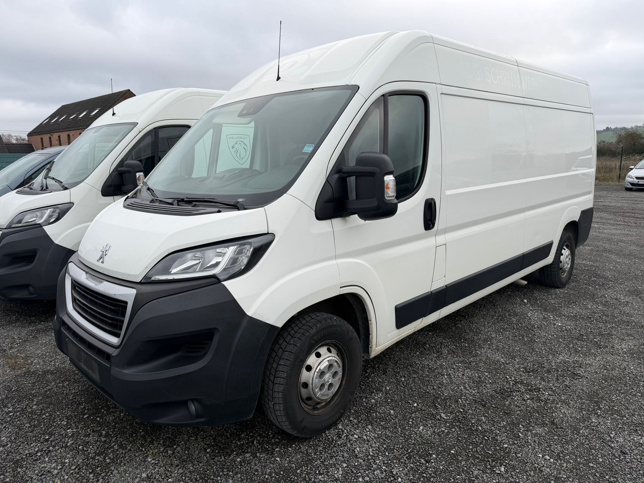 Peugeot BOXER 2.2 - Diesel - Manual - 139 hp - 179.933 km