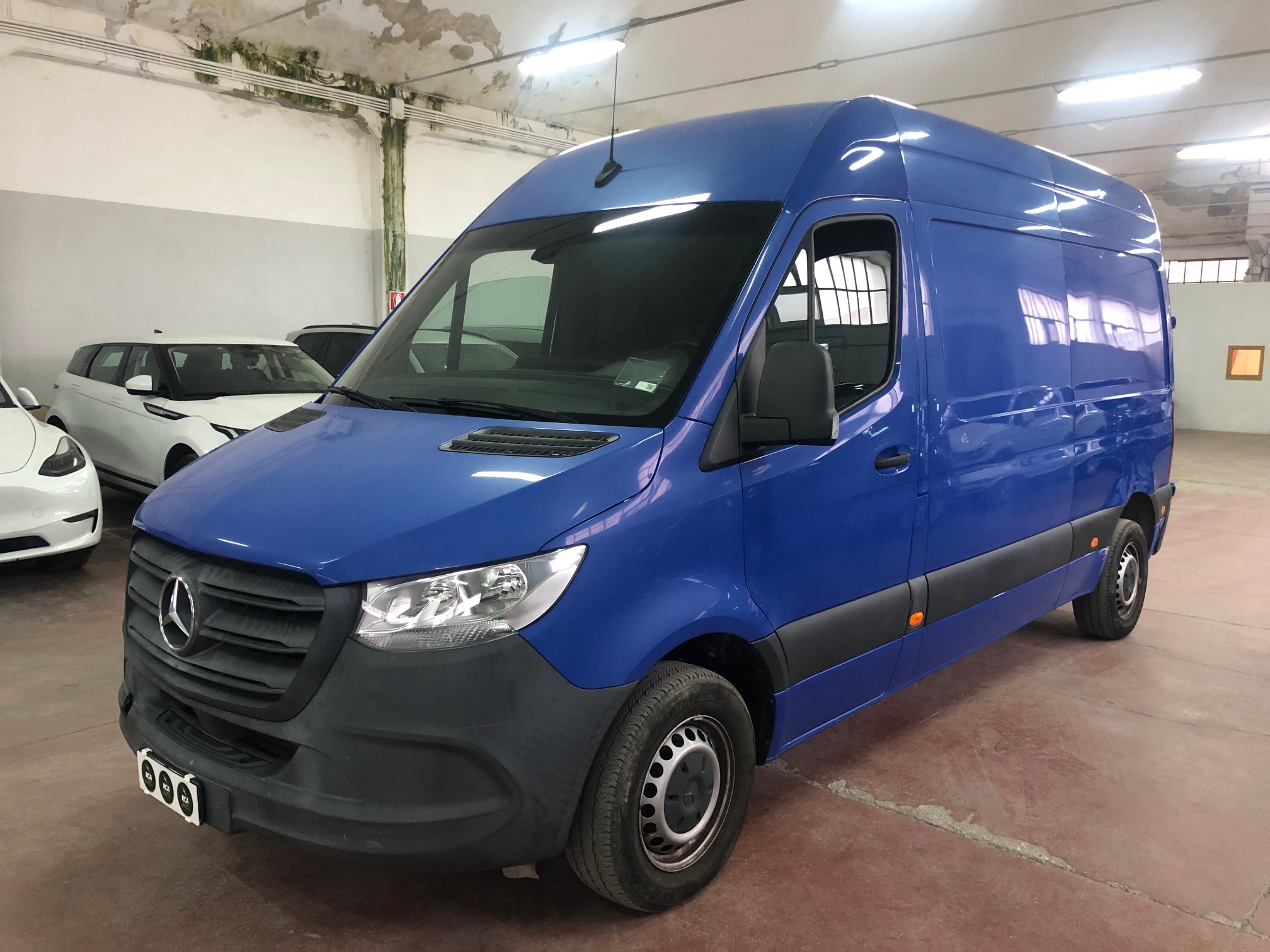 Mercedes-Benz Sprinter 311 CDI - Diesel - Manual - 115 hp - 172.070 km