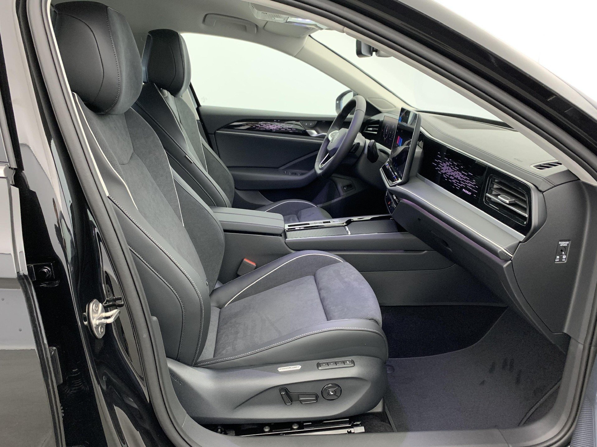 2025 Volkswagen Passat   