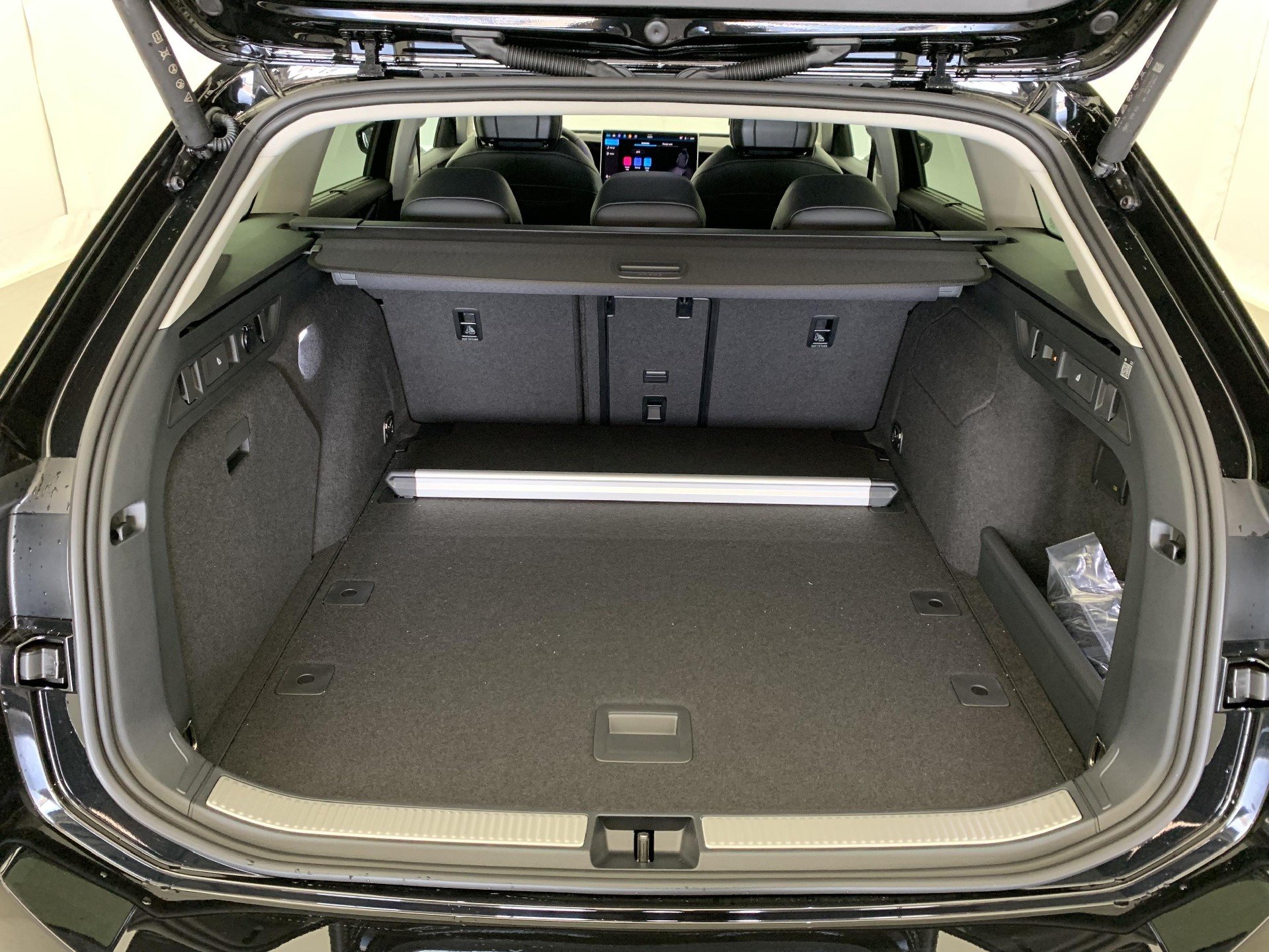 2025 Volkswagen Passat   