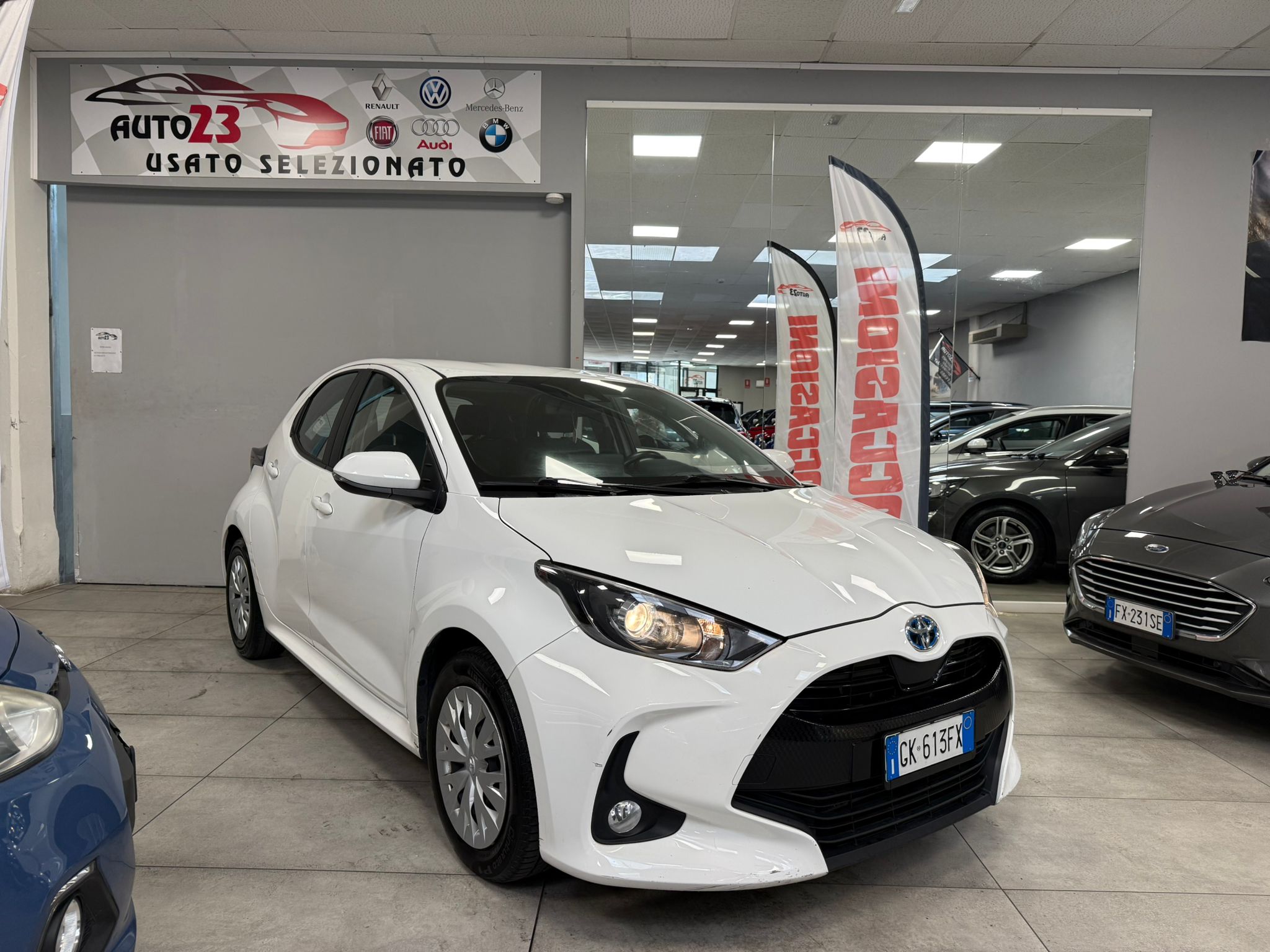Toyota Yaris 1.5 Business - Hybrid - Automatic - 116 hp - 113.000 km Business