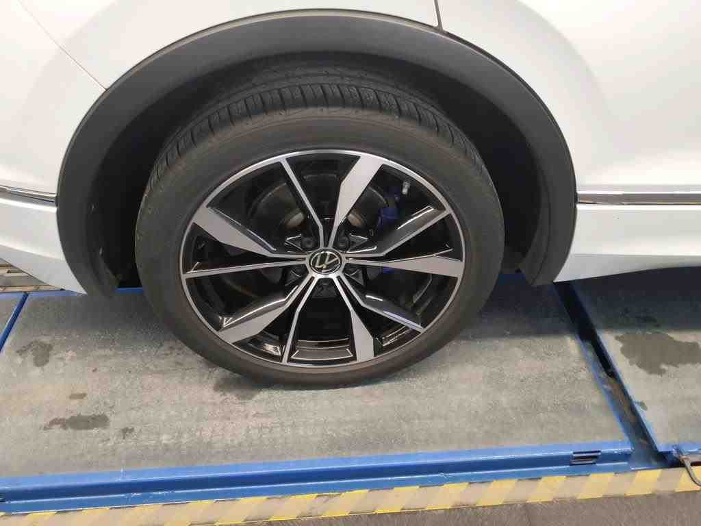 2020 Volkswagen Tiguan   AWD