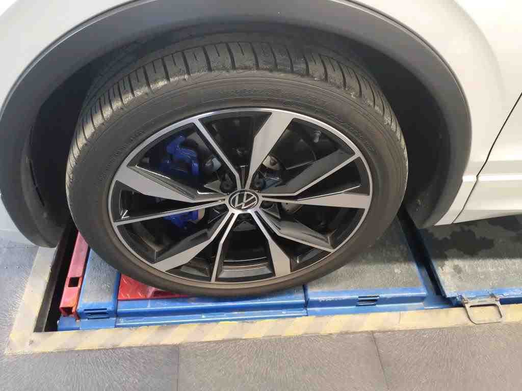 2020 Volkswagen Tiguan   AWD