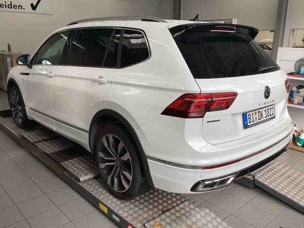 2021 Volkswagen Tiguan   AWD