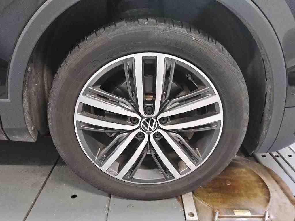 2021 Volkswagen Tiguan   AWD