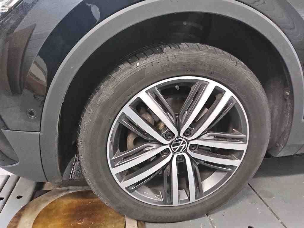 2021 Volkswagen Tiguan   AWD