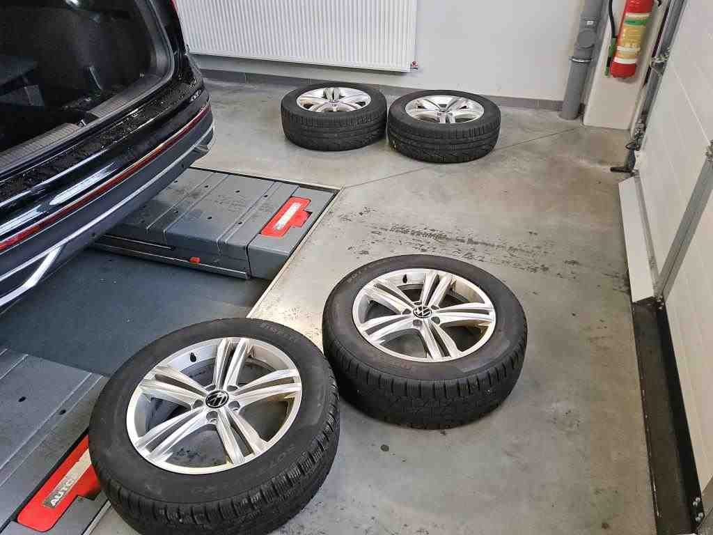 2021 Volkswagen Tiguan   AWD