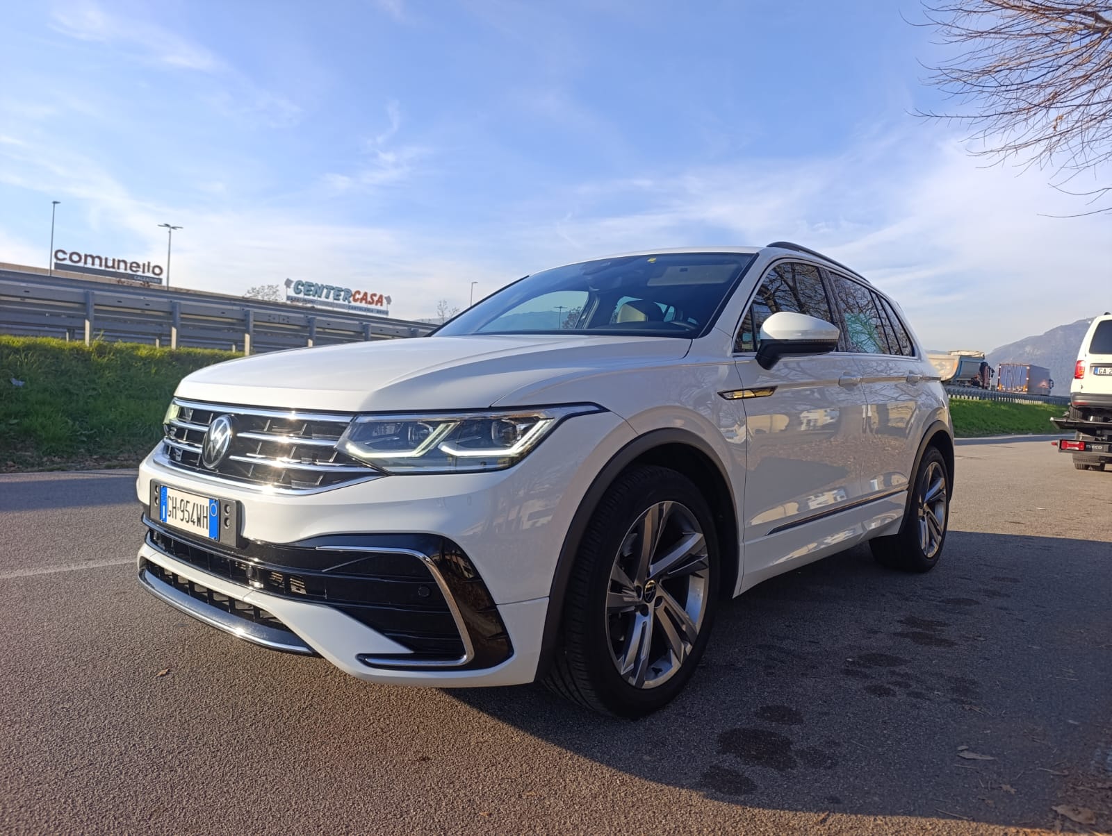 Volkswagen Tiguan 2.0 TDI R-Line - Diesel - Automatic - 150 hp - 160.194 km