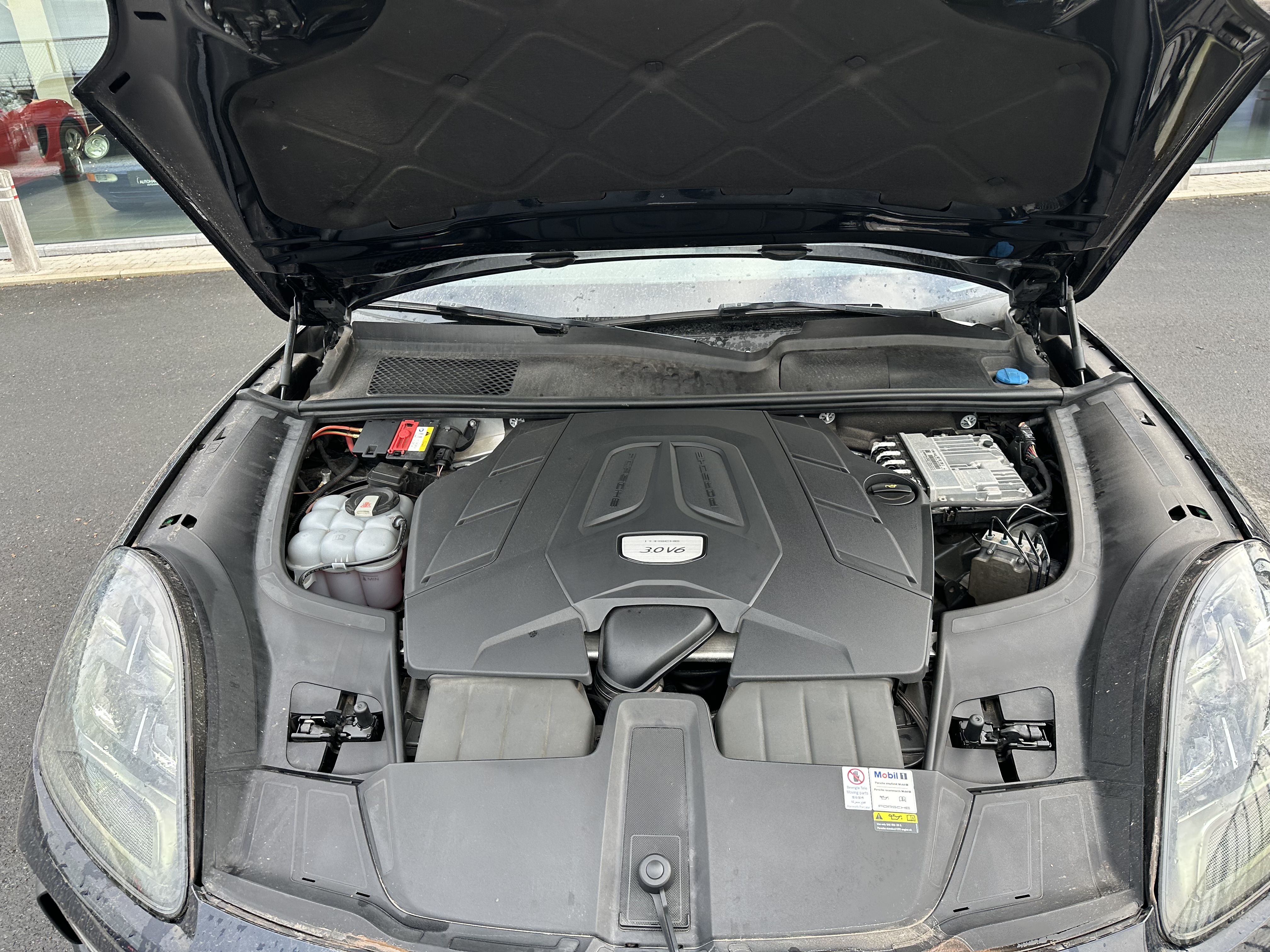 2019 Porsche Cayenne   AWD