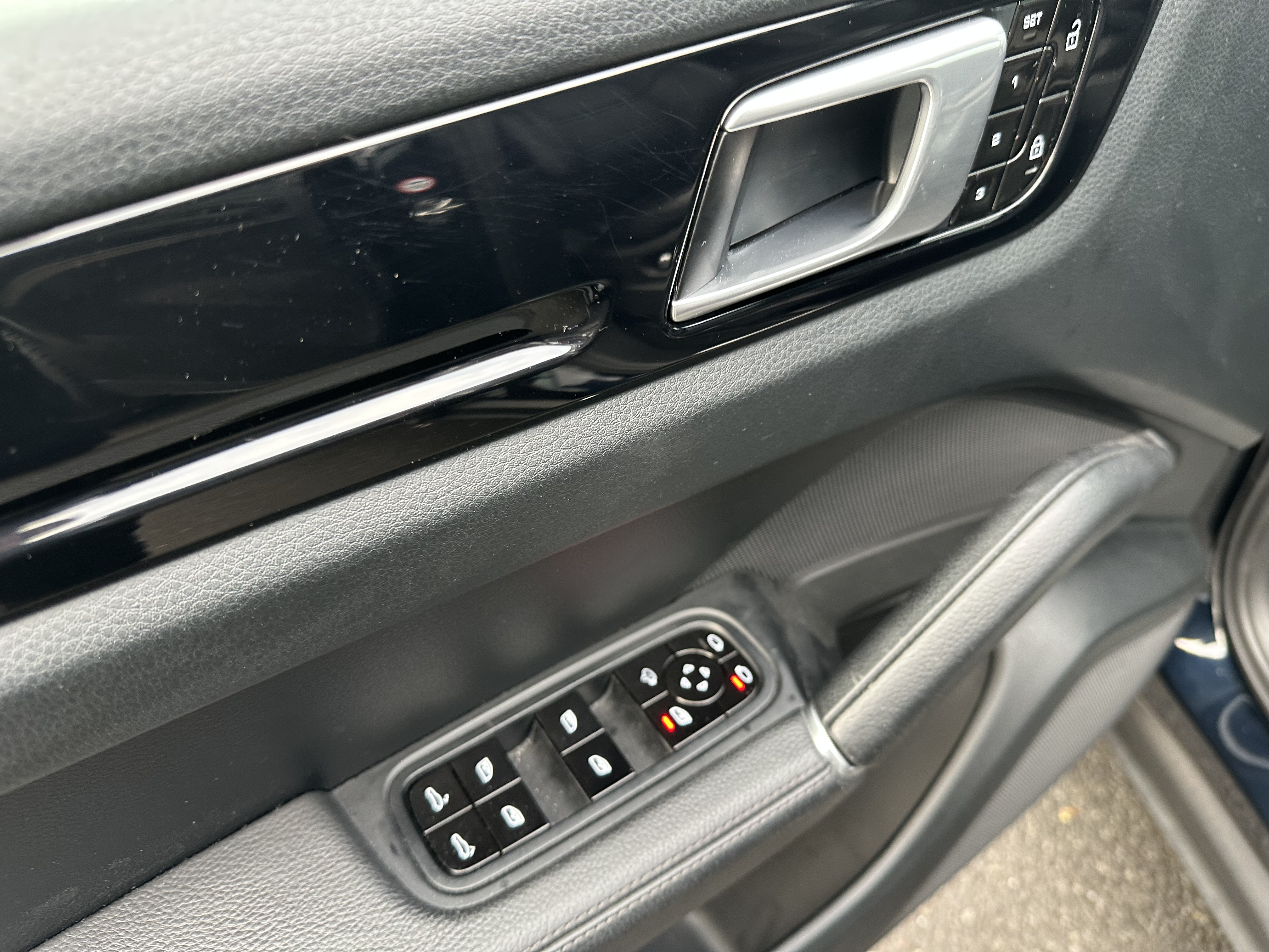 2019 Porsche Cayenne   AWD