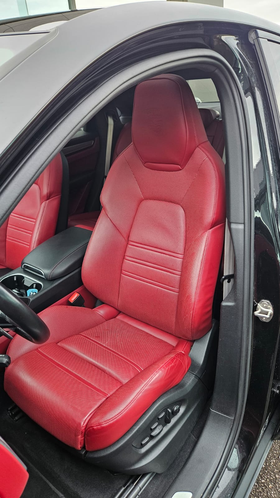 2023 Porsche Cayenne   