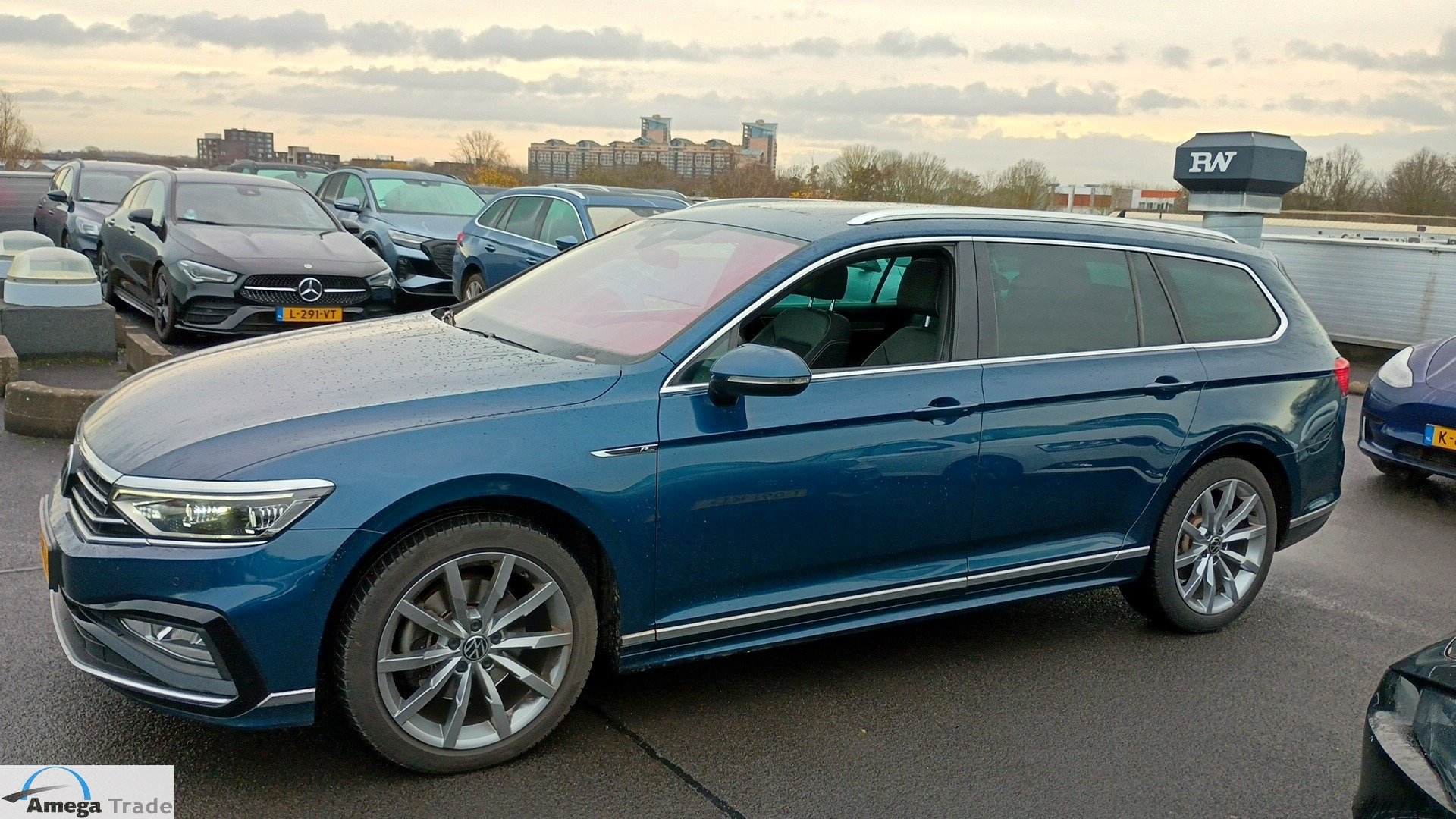 Volkswagen Passat Variant 1.5 TSI R-Line - Petrol - Automatic - 150 hp - 110.299 km